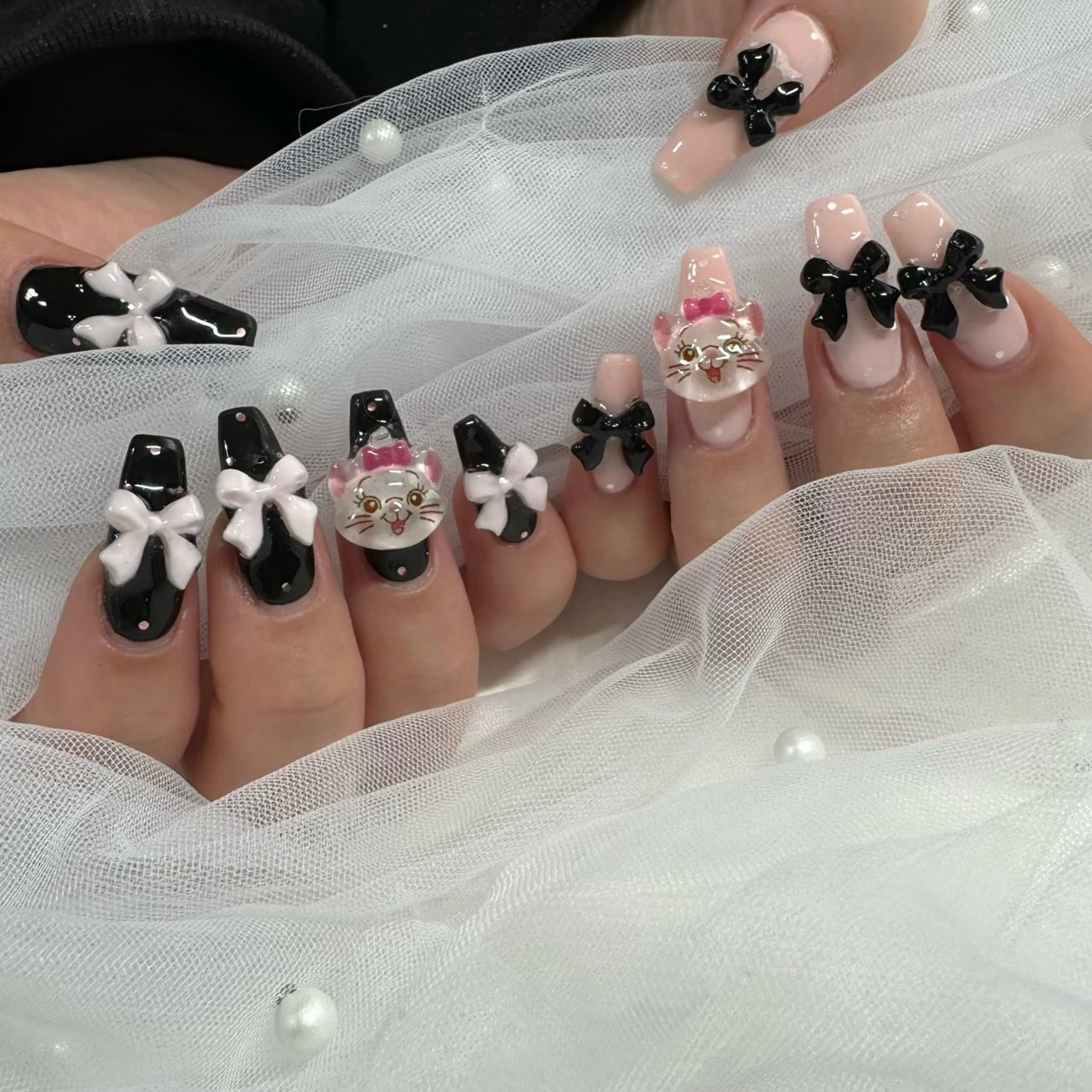 ネイル リボン 東 千夏のネイルデザイン