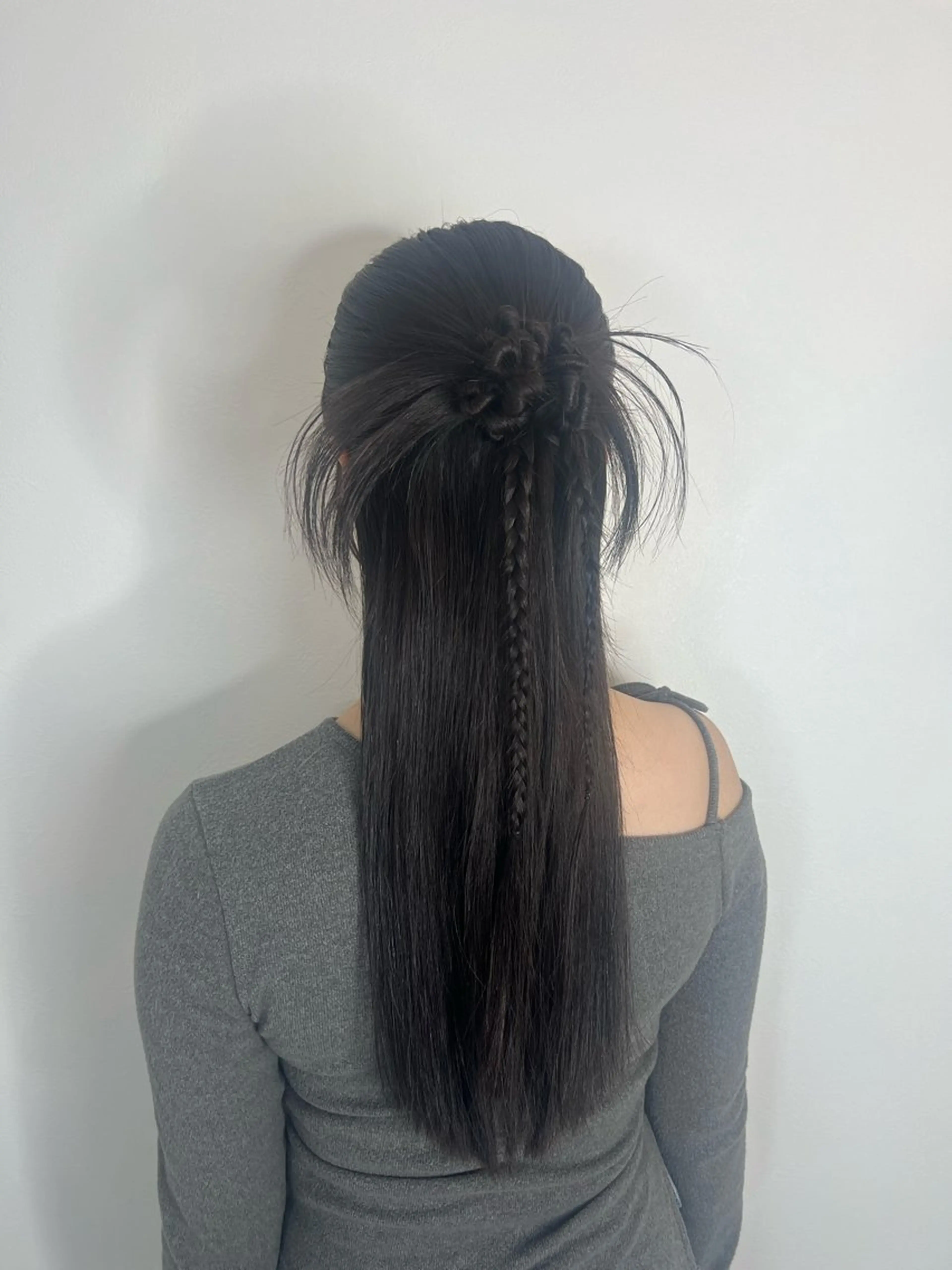 ヘアアレンジ ハーフアップ HAIRMAKE .LISAのヘアスタイル