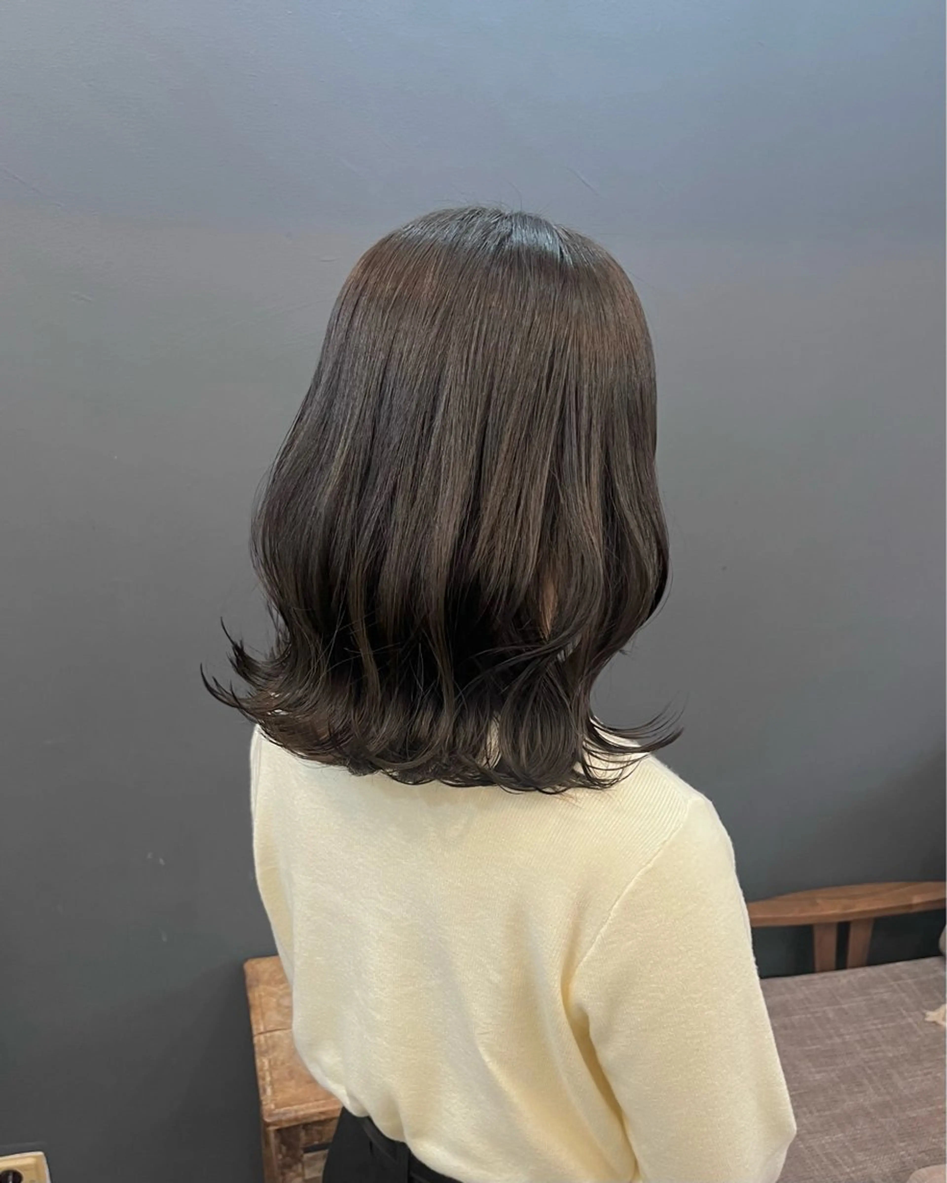 セミロング カラー カット ヘアカラー 暗髪とオリーブ🌿 渡辺拓人のヘアスタイル