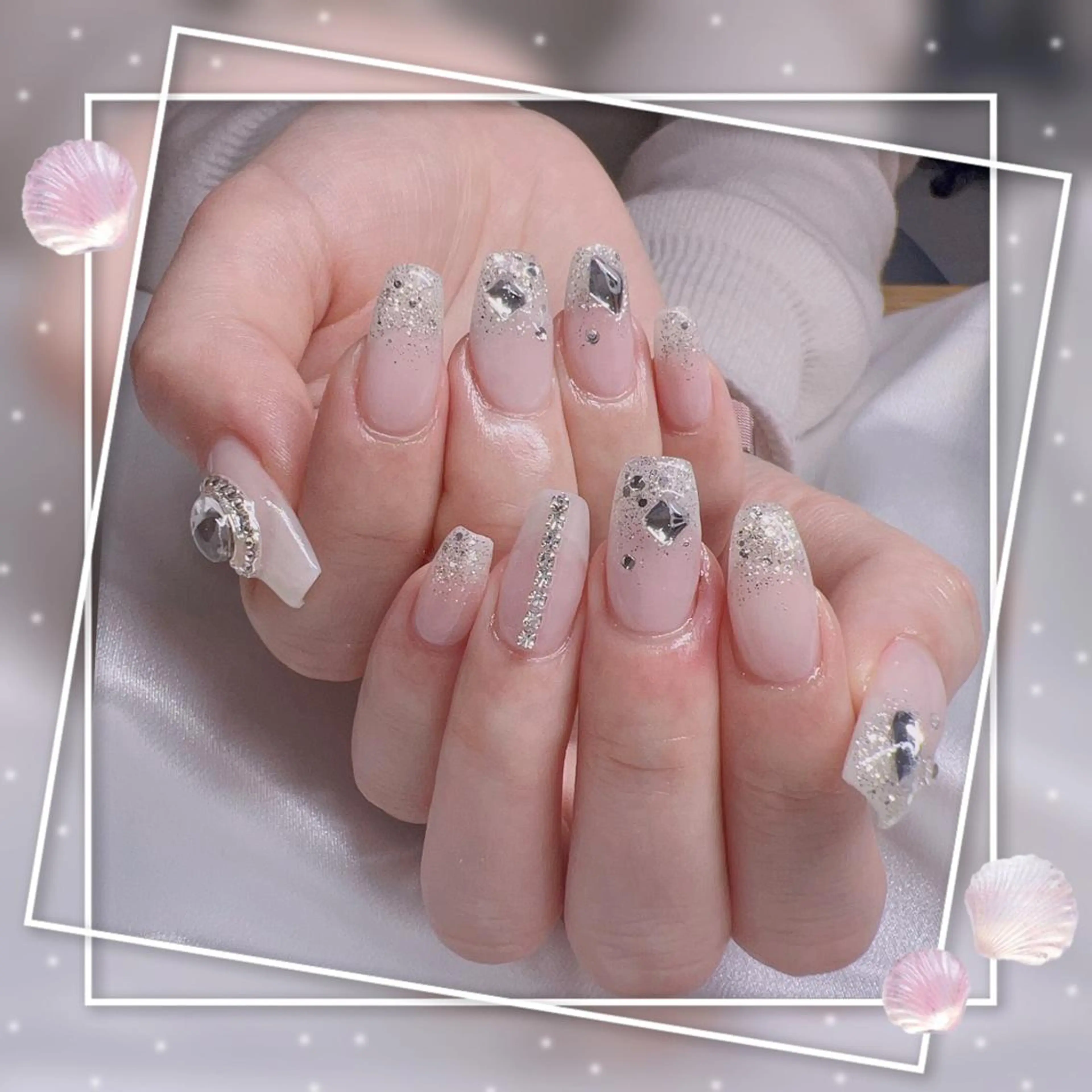 ネイル フレンチネイル キラキラネイル 韓国ネイル マグネットネイル マグネットフレンチ ハンドネイル Chill Nailsalonのネイルデザイン