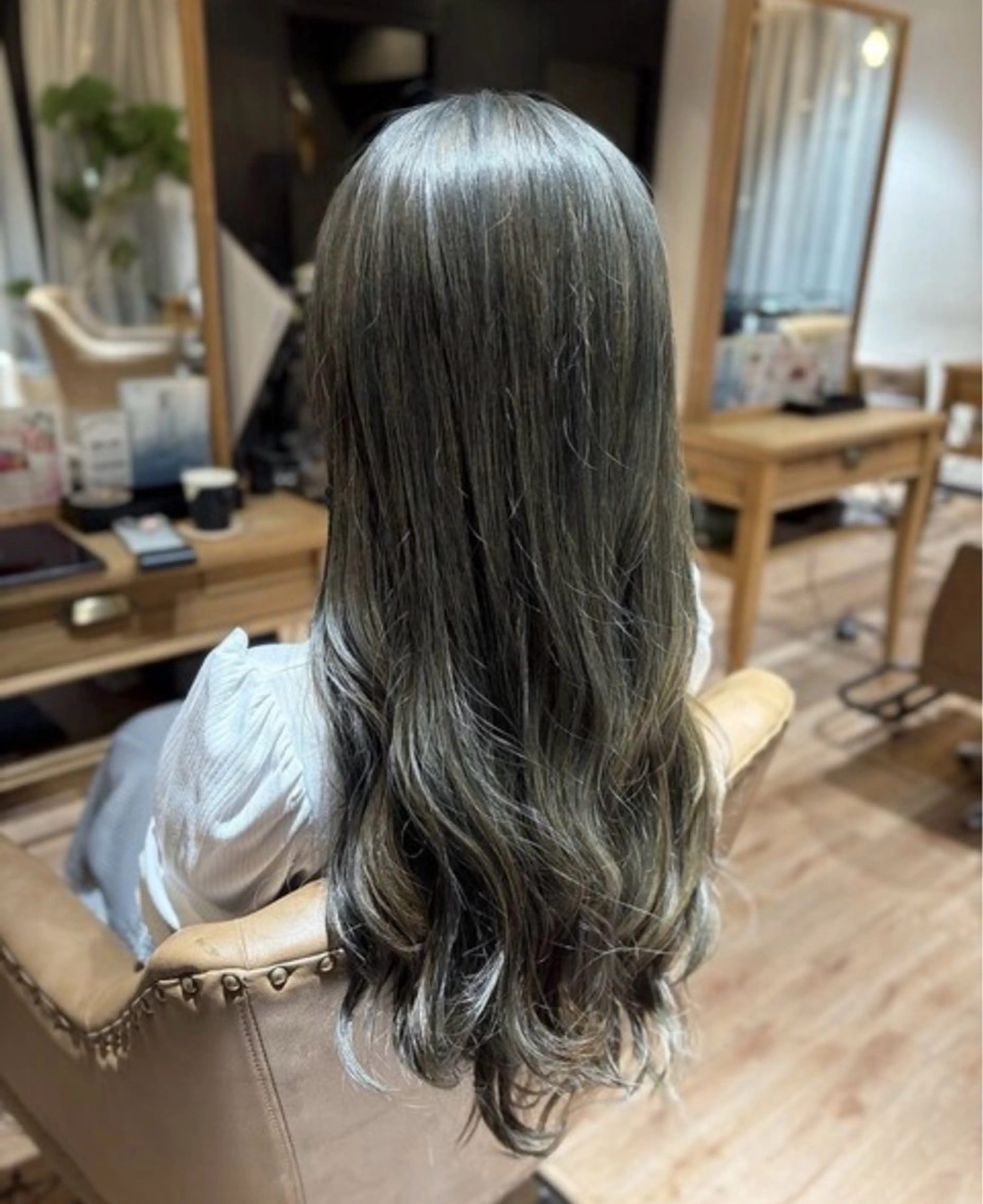 カラー ヘアカラー 梶 瑞希のヘアスタイル