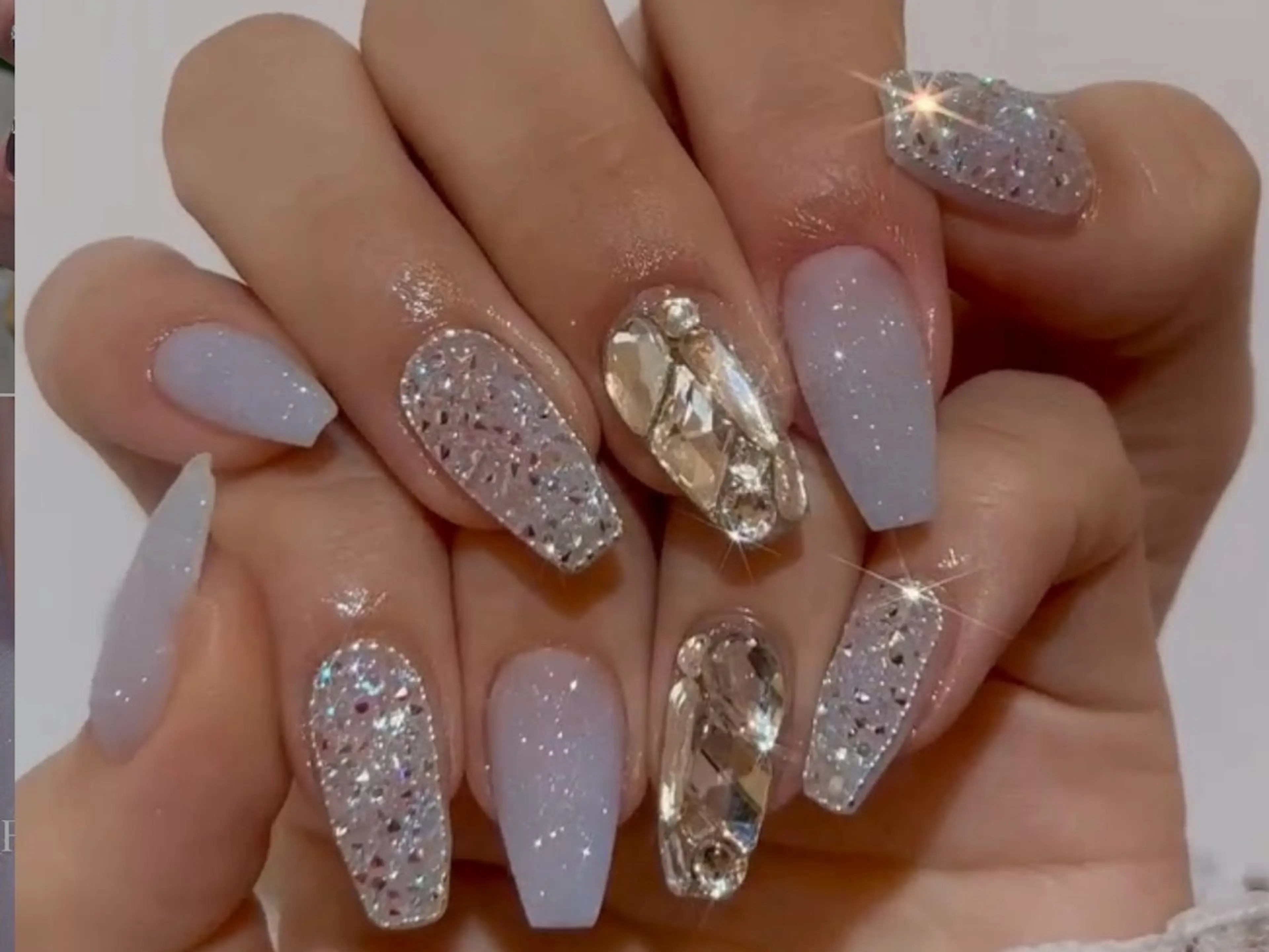 メンズ ネイル アートネイル フレンチネイル ジェルネイル キラキラネイル パラジェル ハンドネイル Bloom スカルプ専門店のネイルデザイン