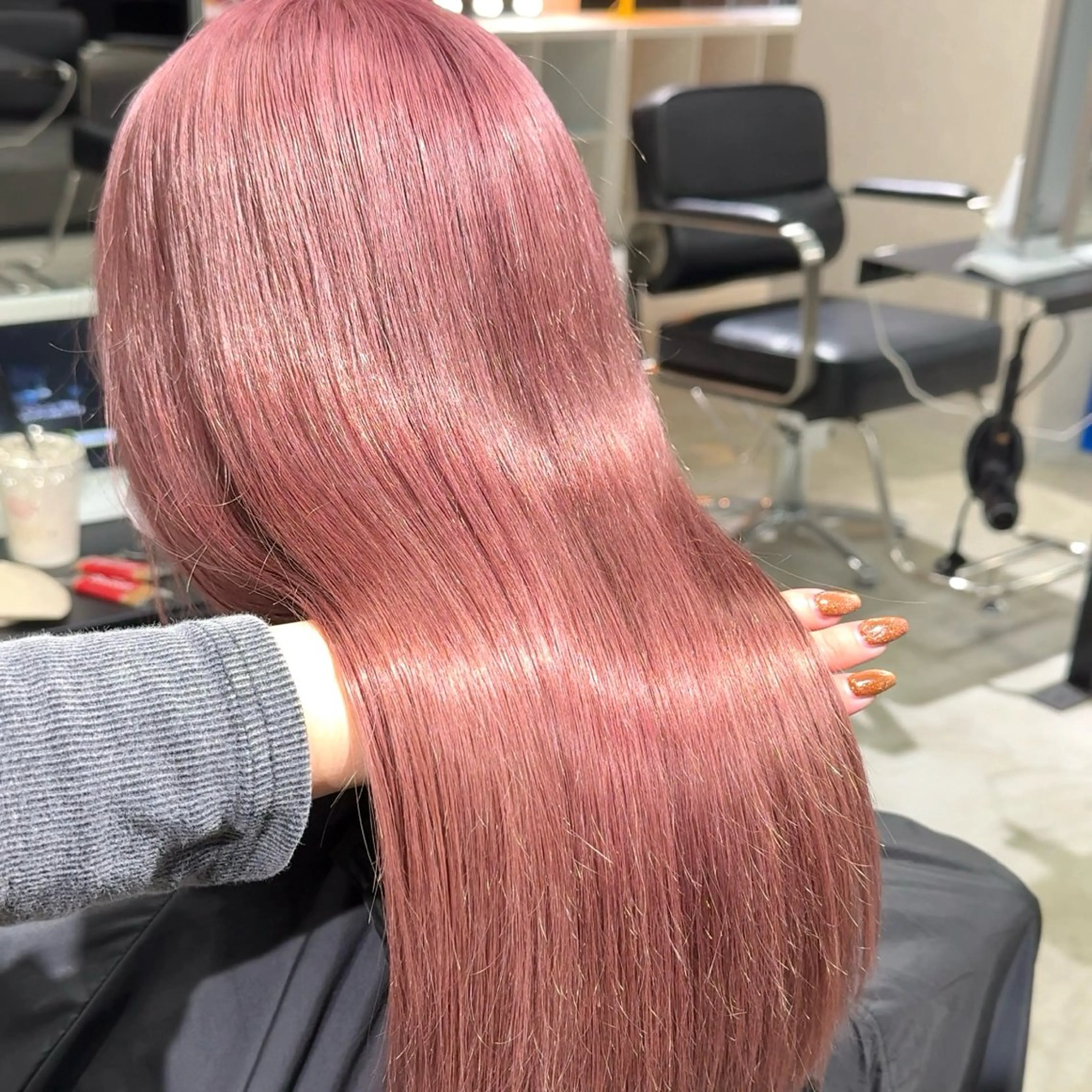 ロング カラー ベージュカラー ブリーチ ケアブリーチ ピンクカラー ピンクベージュ ヘアカラー トリートメント 🎀ミルクティー/暖 色×レイヤー/マリアのヘアスタイル