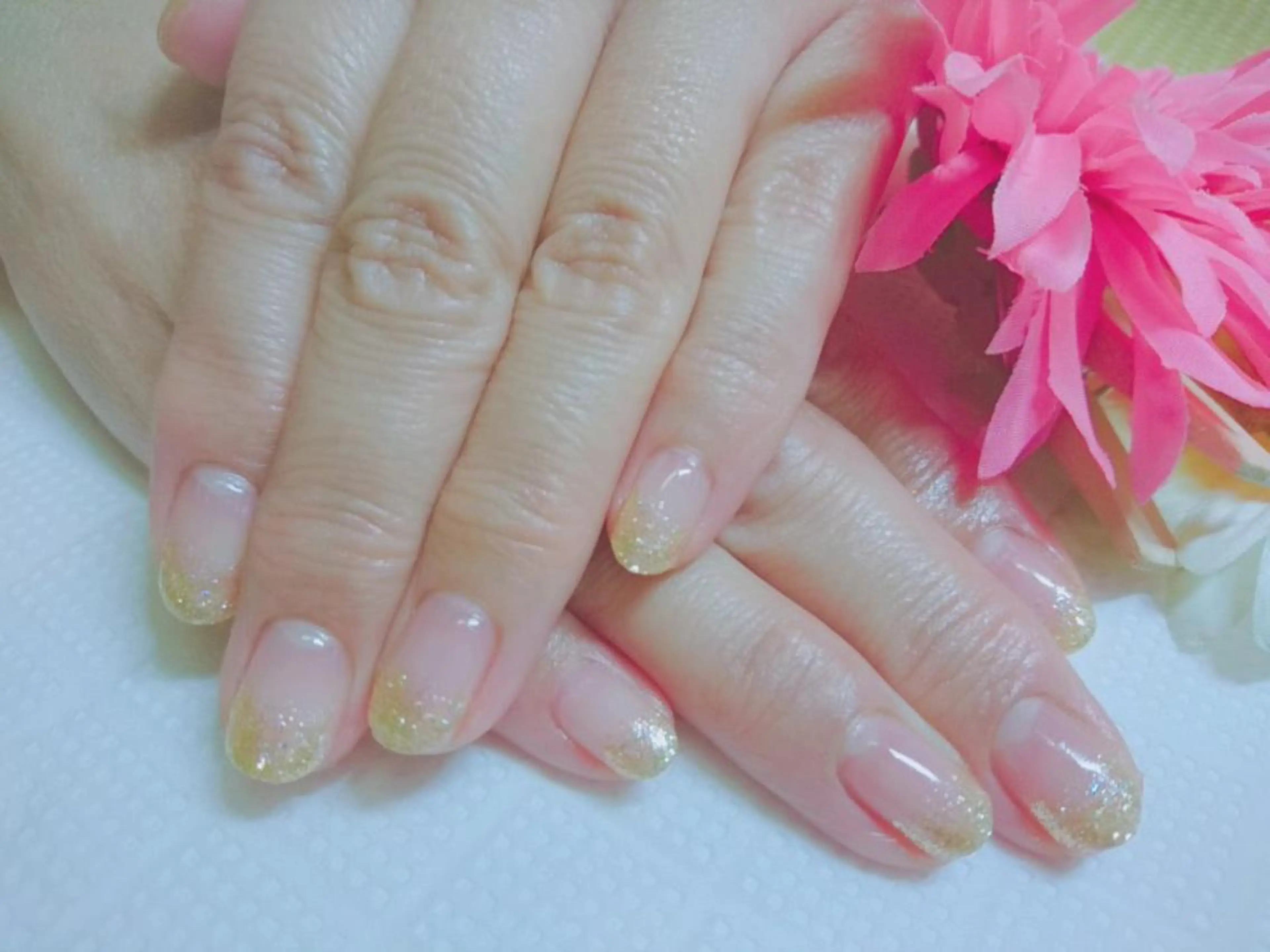 ネイル ゴールド グラデーション プライベートサロン Rosy Lilyのネイルデザイン