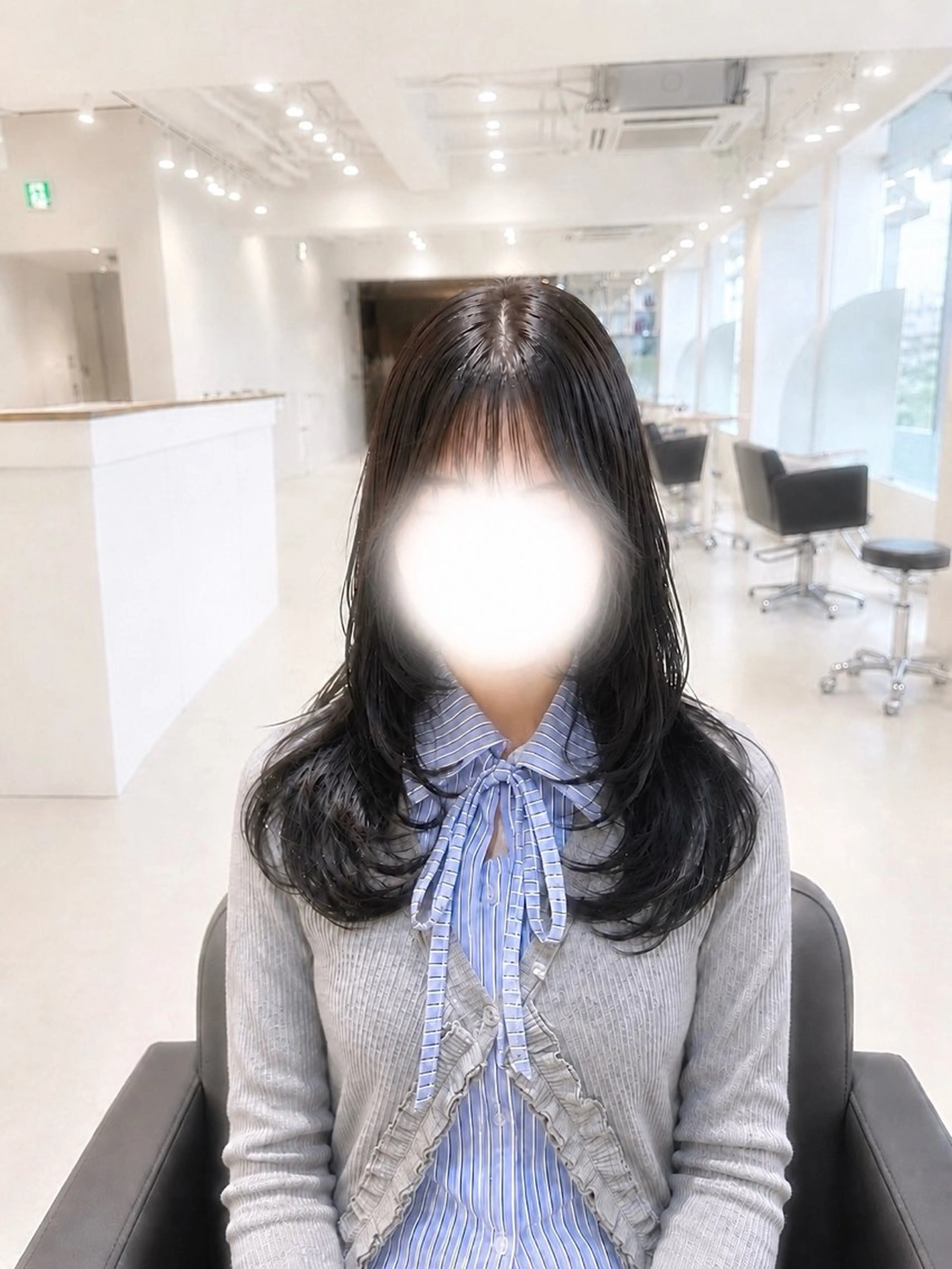ミディアム カット ヘアカラー トリートメント Emuest心斎橋 SAKIのヘアスタイル
