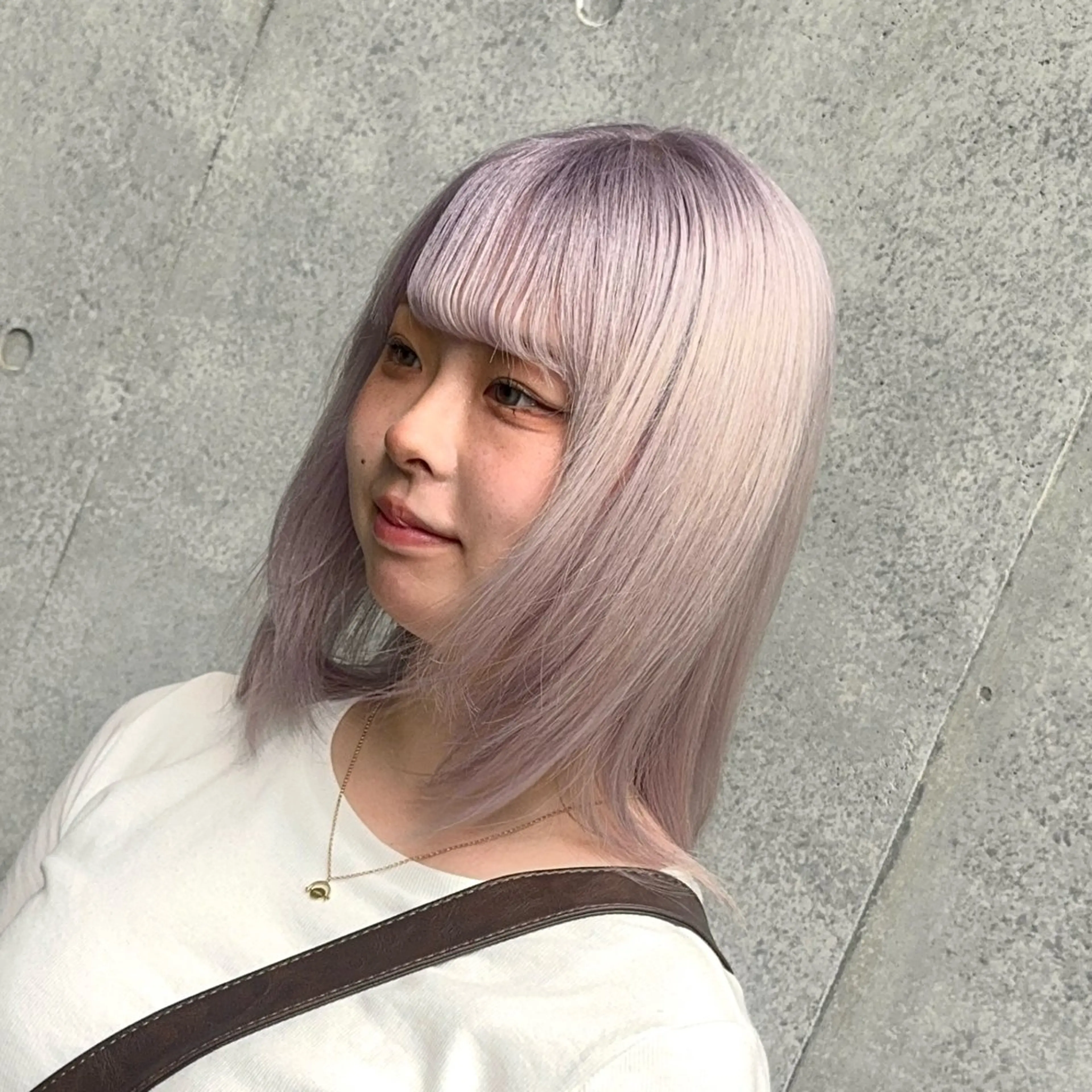 セミロング カラー ブリーチ 透明感カラー ハイトーンカラー シルバー レイヤーカット カット ヘアカラー アニメオタク美容師/ エンドカラー/僚汰のヘアスタイル