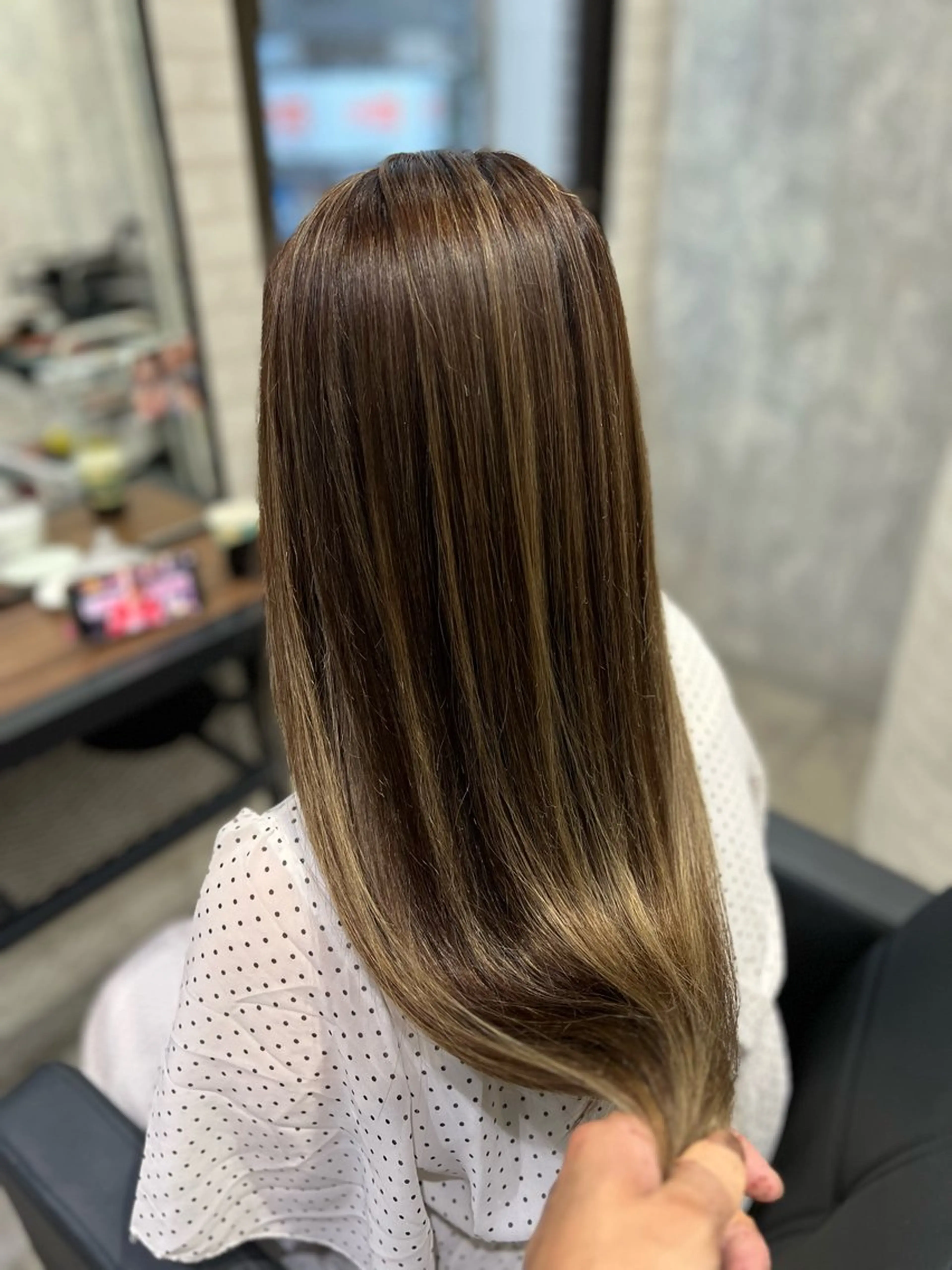 ロング カラー バレイヤージュ ブリーチ ケアブリーチ ダブルカラー ハイライトカラー ヘアカラー トリートメント 🌿海山龍馬🌿前髪 /顔まわり/レイヤーのヘアスタイル