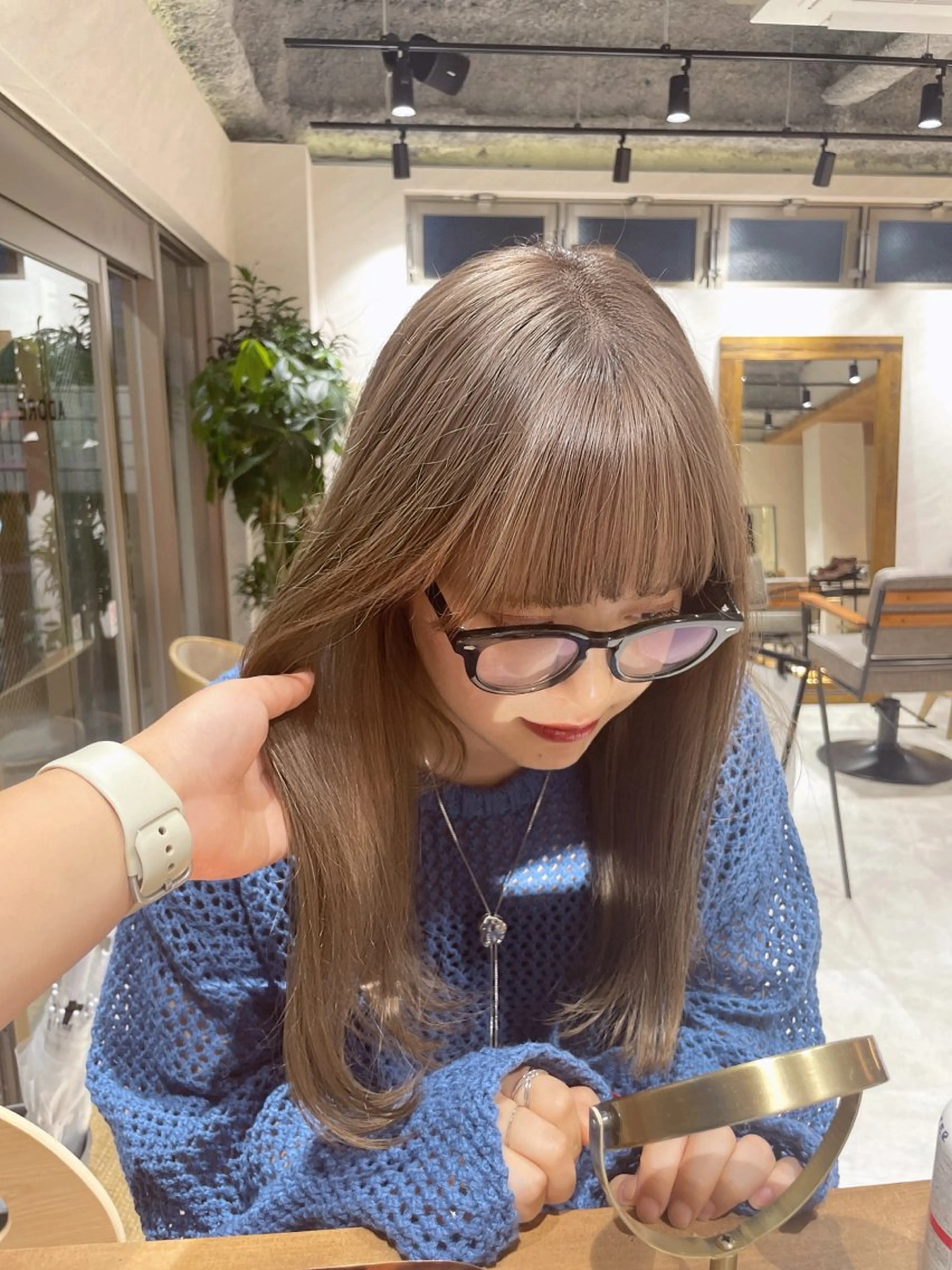 ロング カラー ヘアカラー トリートメント 🍐透明感カラー🍐 レイヤーカットのヘアスタイル