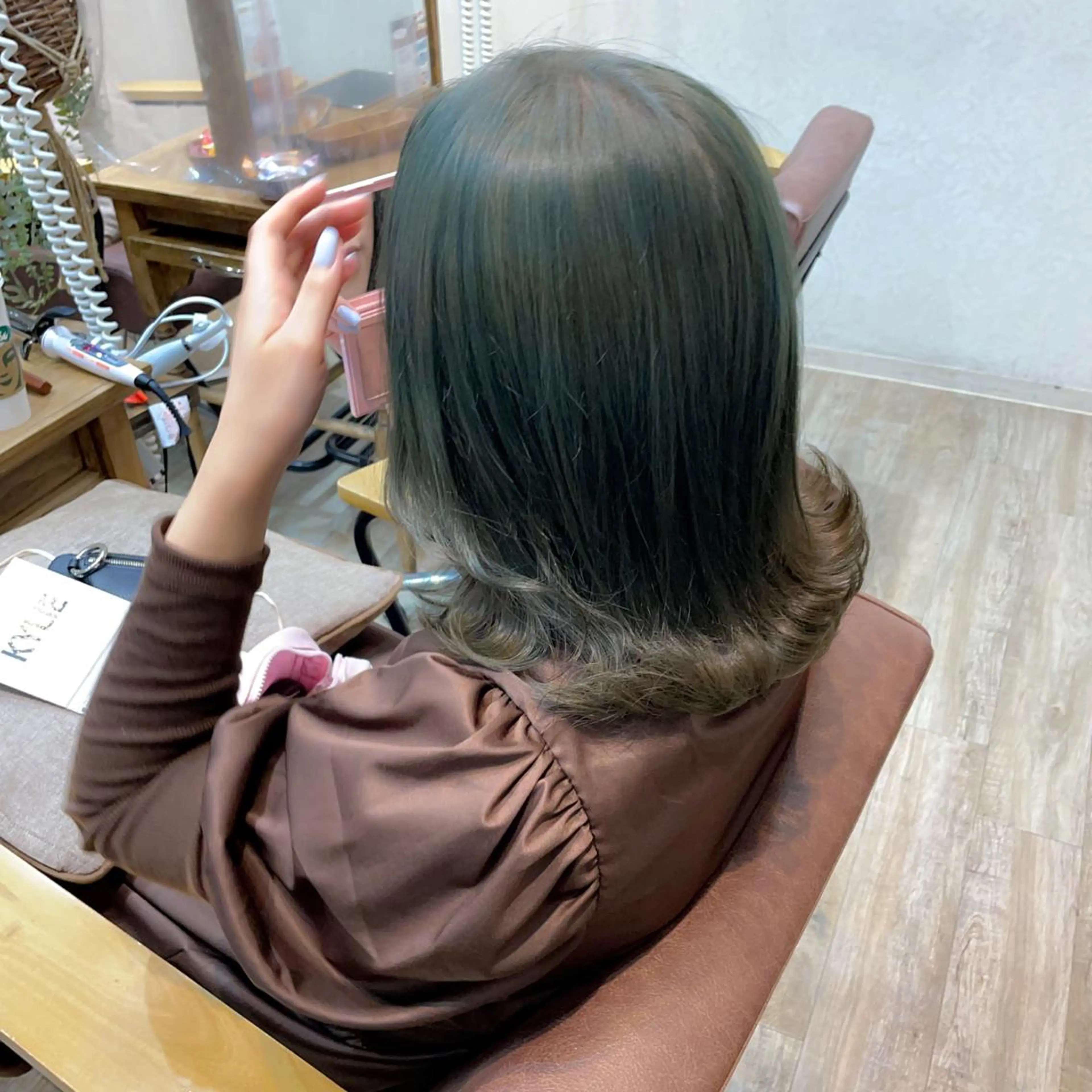 ミディアム カラー オリーブカラー ヘアカラー 🕊miki モテ髪🫧のヘアスタイル