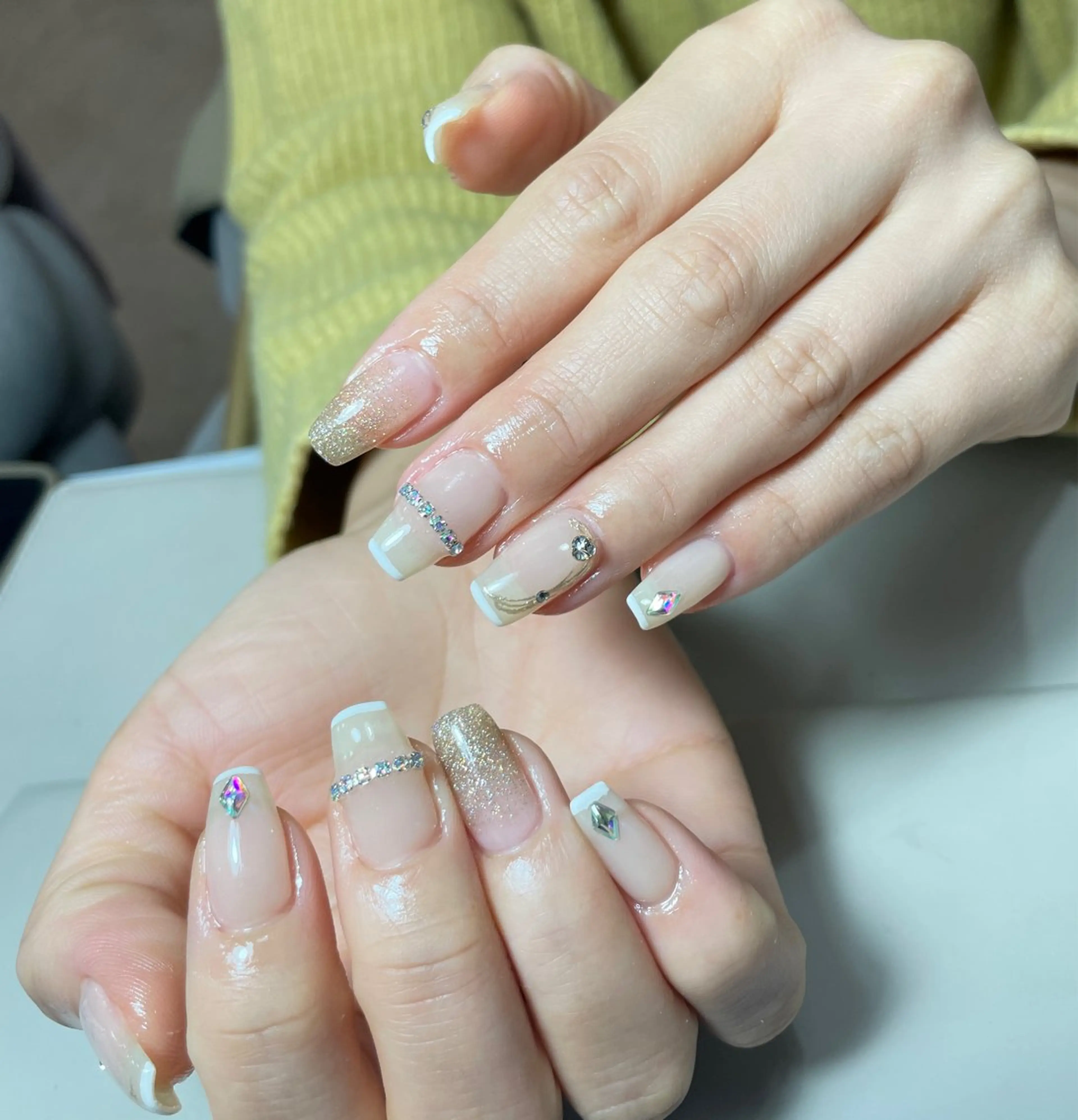 ネイル ハンドネイル AngelChris ビューティーサロンのネイルデザイン