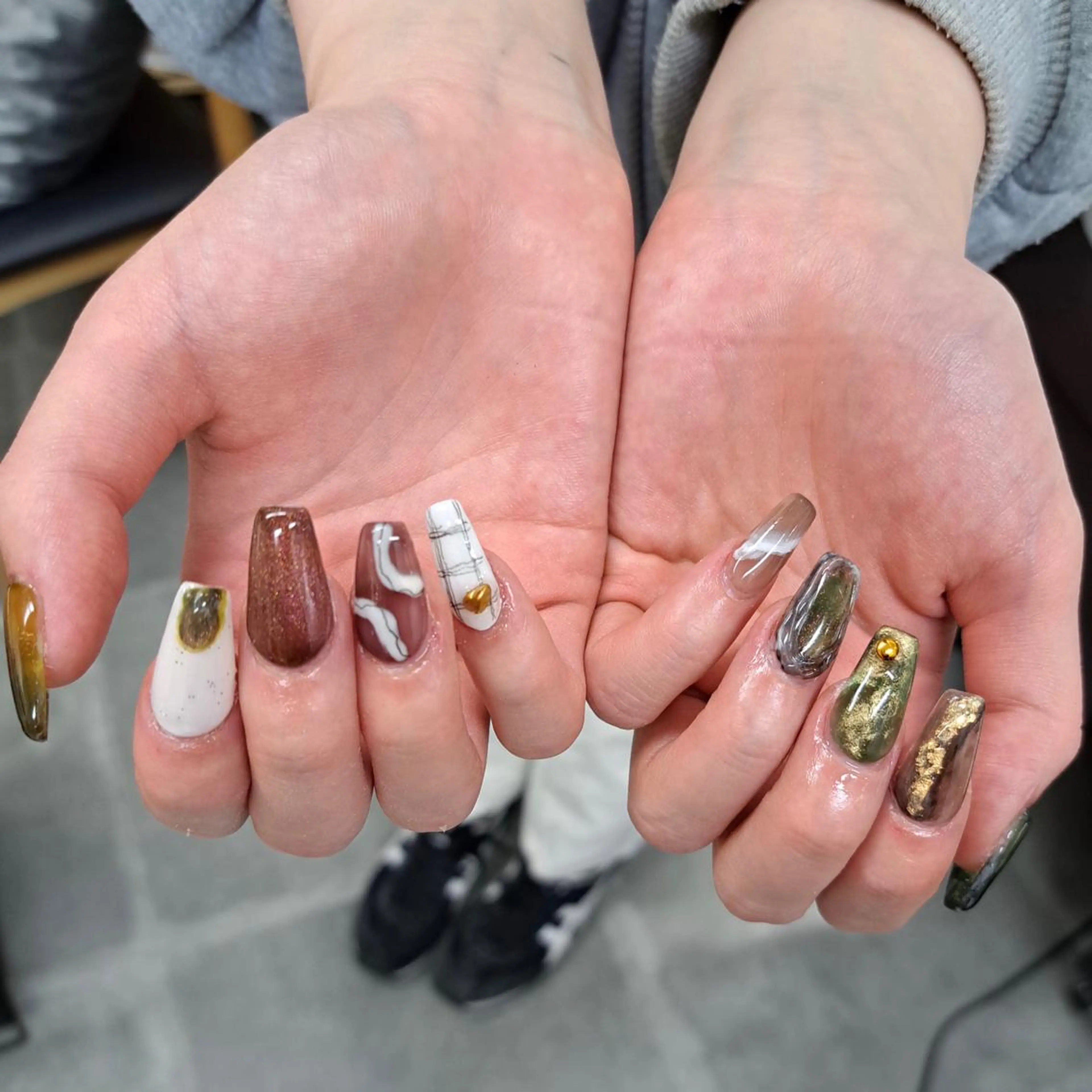 ネイル アートネイル ジェルネイル マグネットネイル ニュアンスネイル スカルプネイル ハンドネイル nailstudio eviz新宿店のネイルデザイン