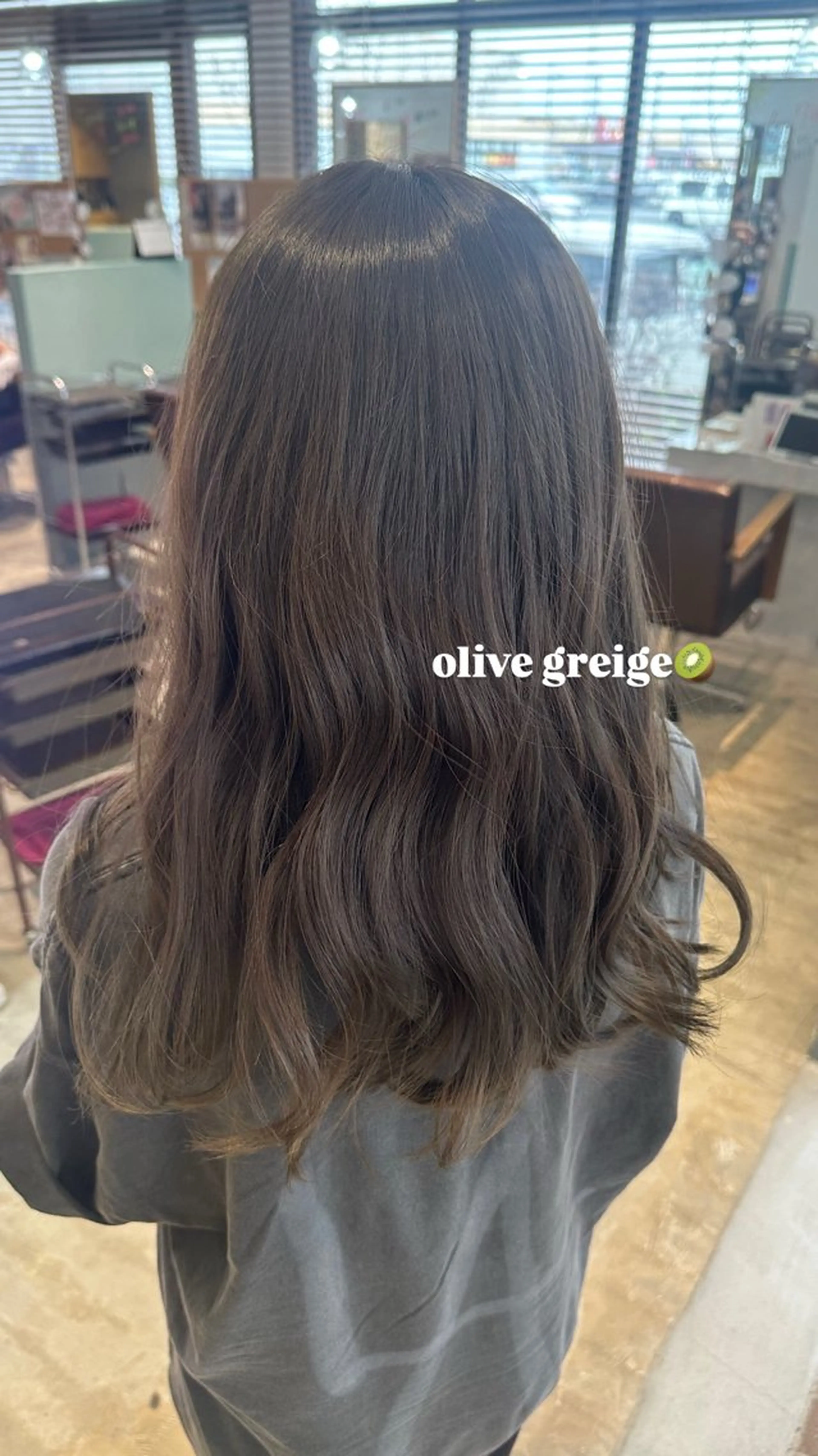 ロング カラー 坂庭 美夢のヘアスタイル