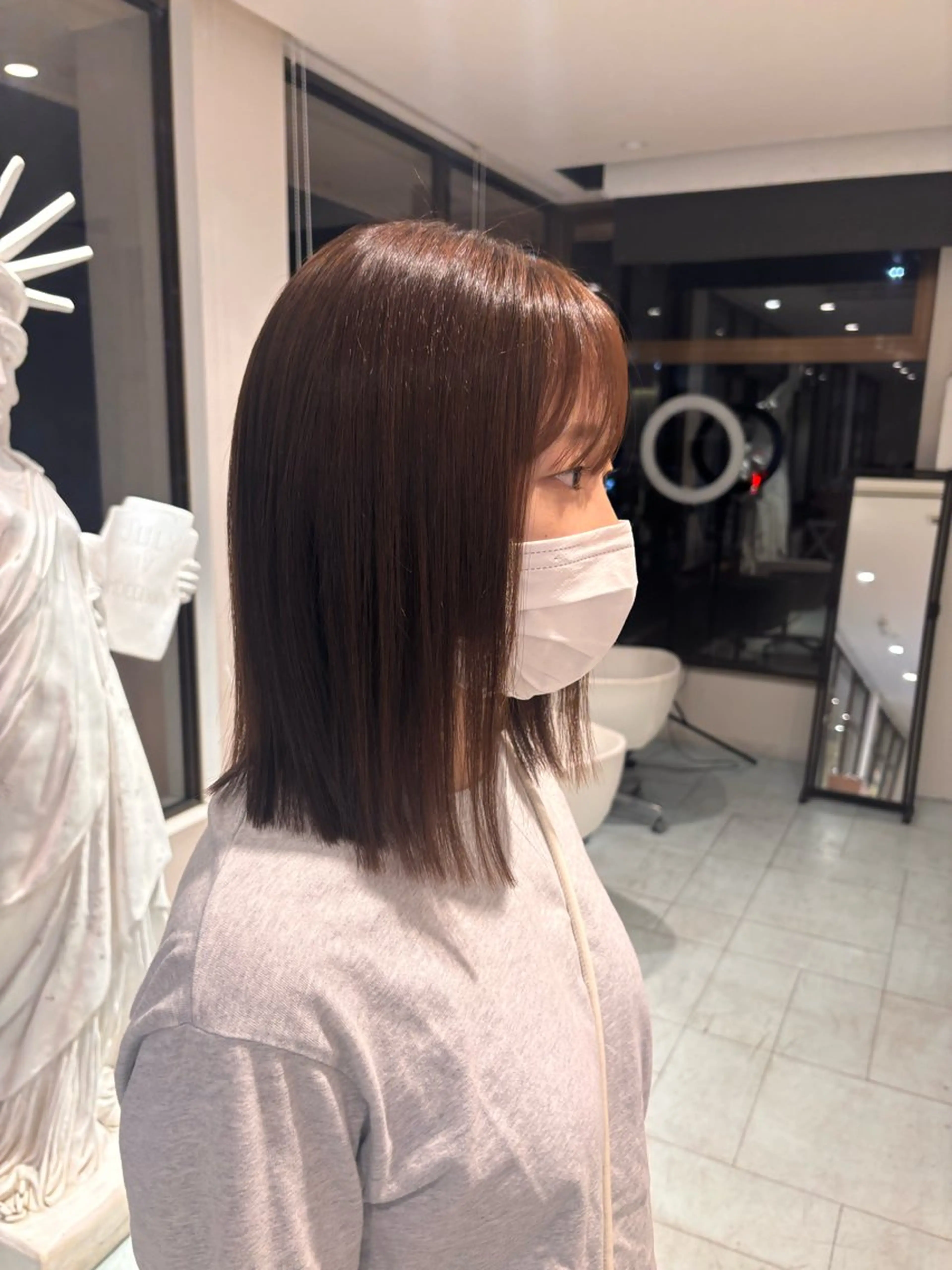 セミロング カット トリートメント 岡 愛梨のヘアスタイル