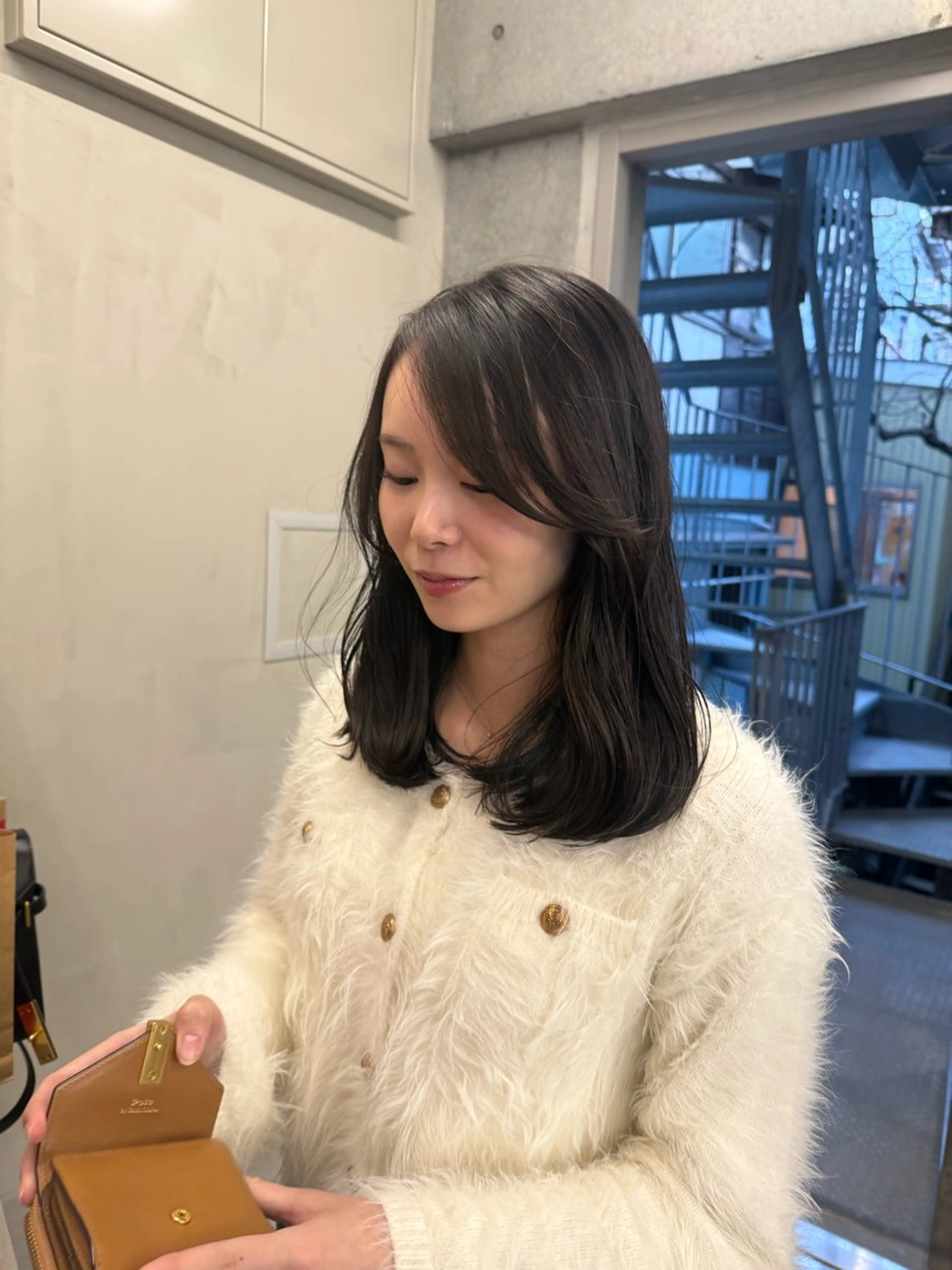 ロング カラー ロングレイヤー アッシュ ベージュカラー ブリーチ 透明感カラー カット 誰より丁寧なカット/ 小林輝/レイヤーのヘアスタイル