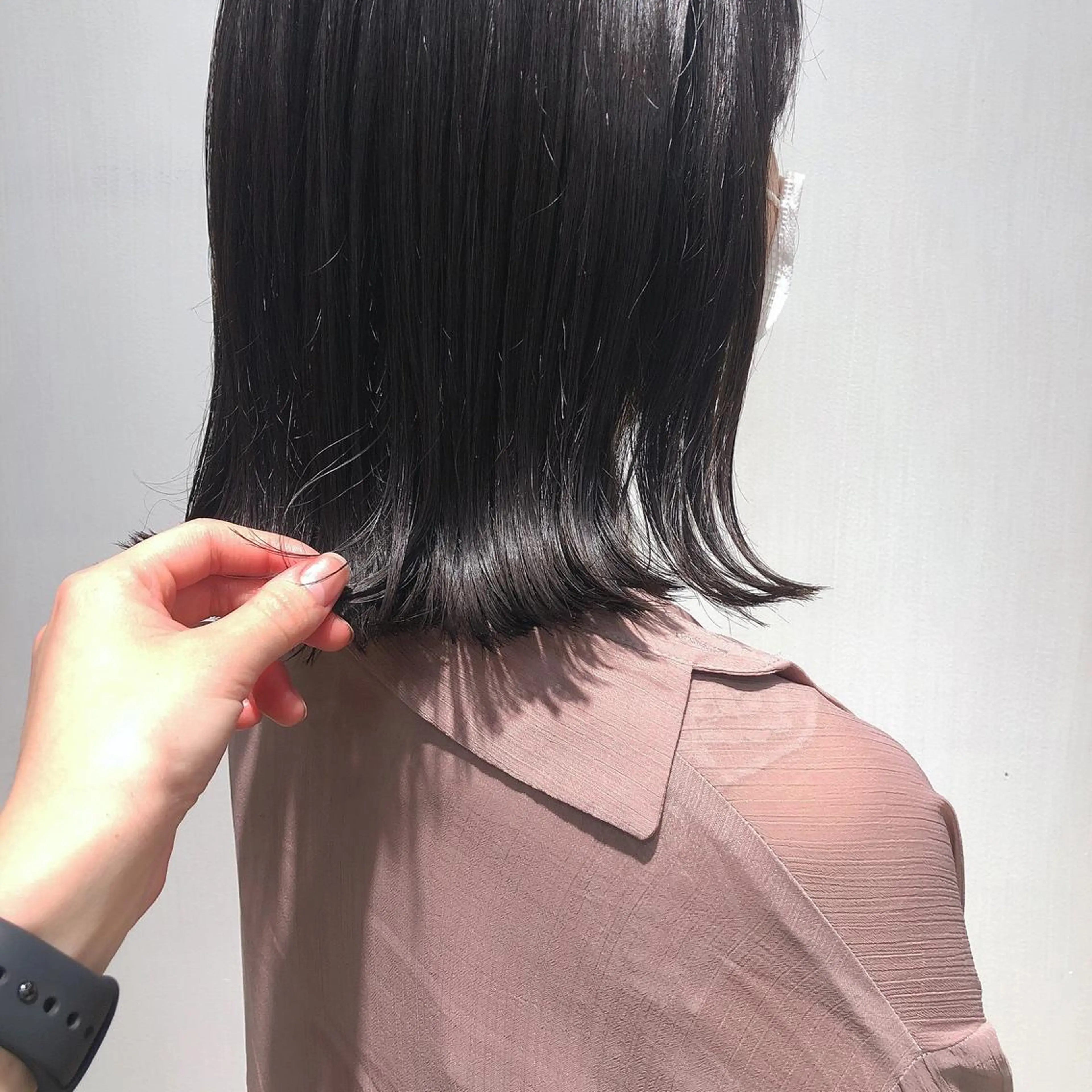 ミディアム カラー 切りっぱなしボブ ボブ 外ハネヘア こだわりカラー🕊️ 坪井美南🌼のマツエク・マツパデザイン