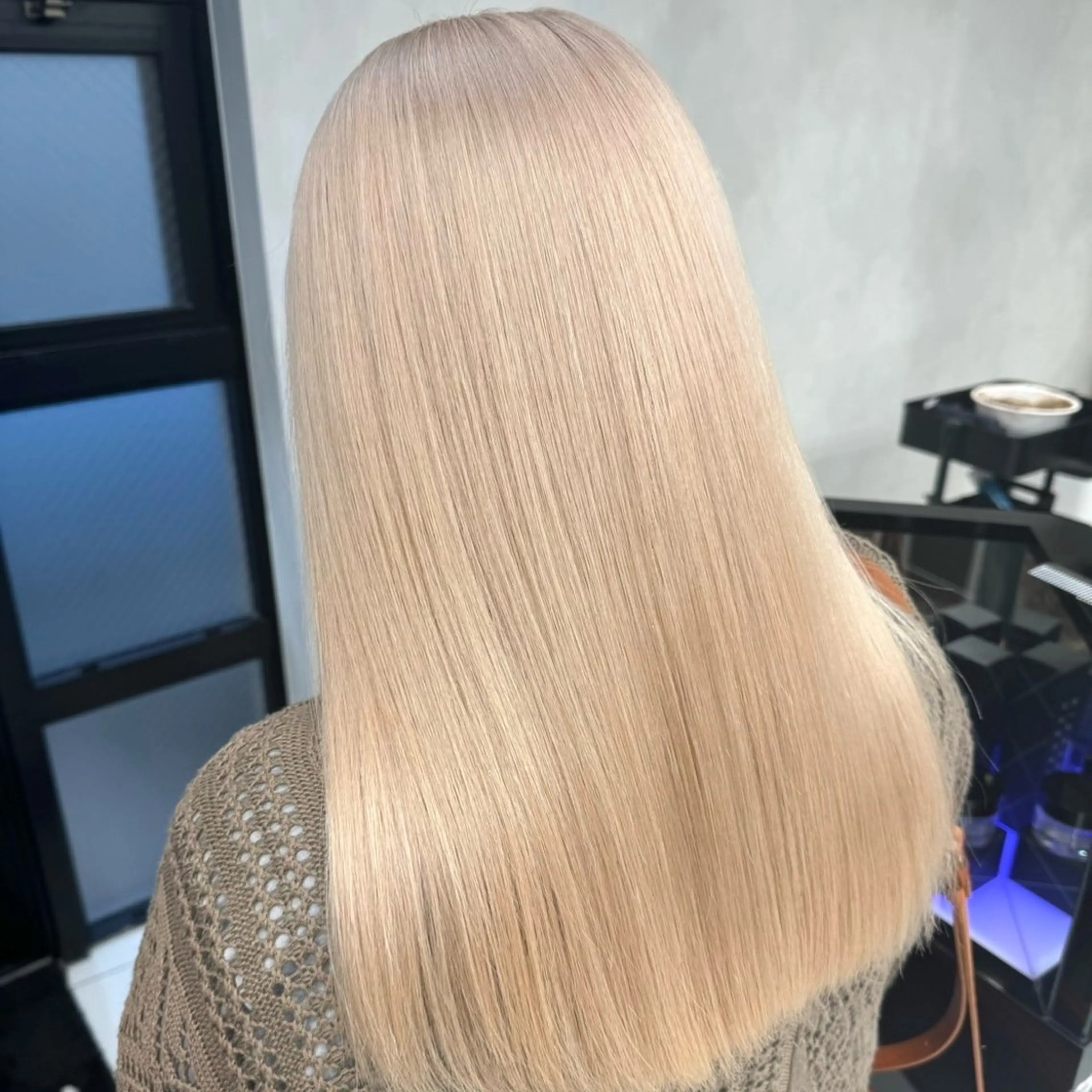 セミロング カラー 【🦋綺麗めハイトー ン🦋】suzunoのヘアスタイル