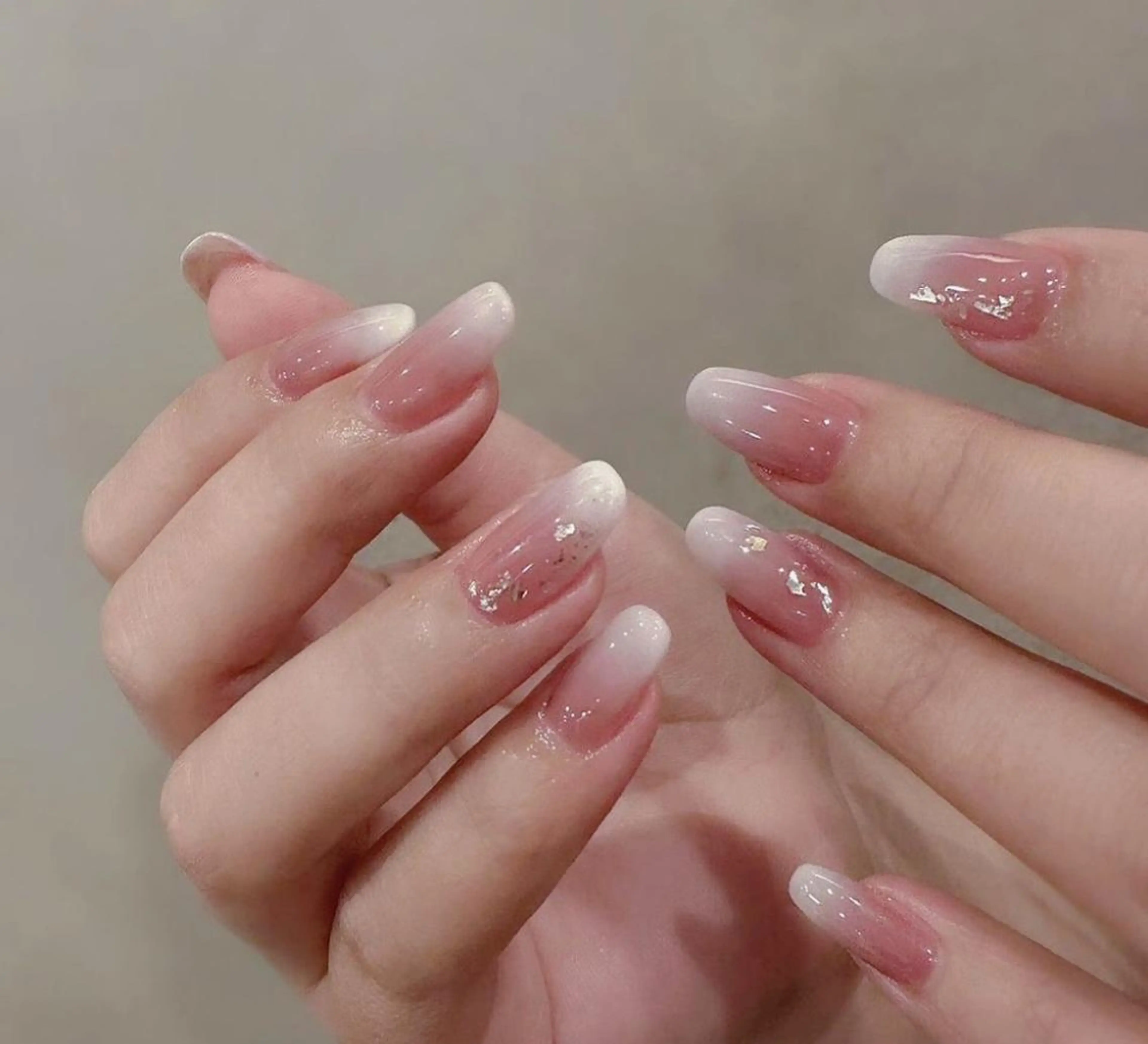 ネイル ハンドネイル フットネイル ハンドケア AngelChris ビューティーサロンのネイルデザイン