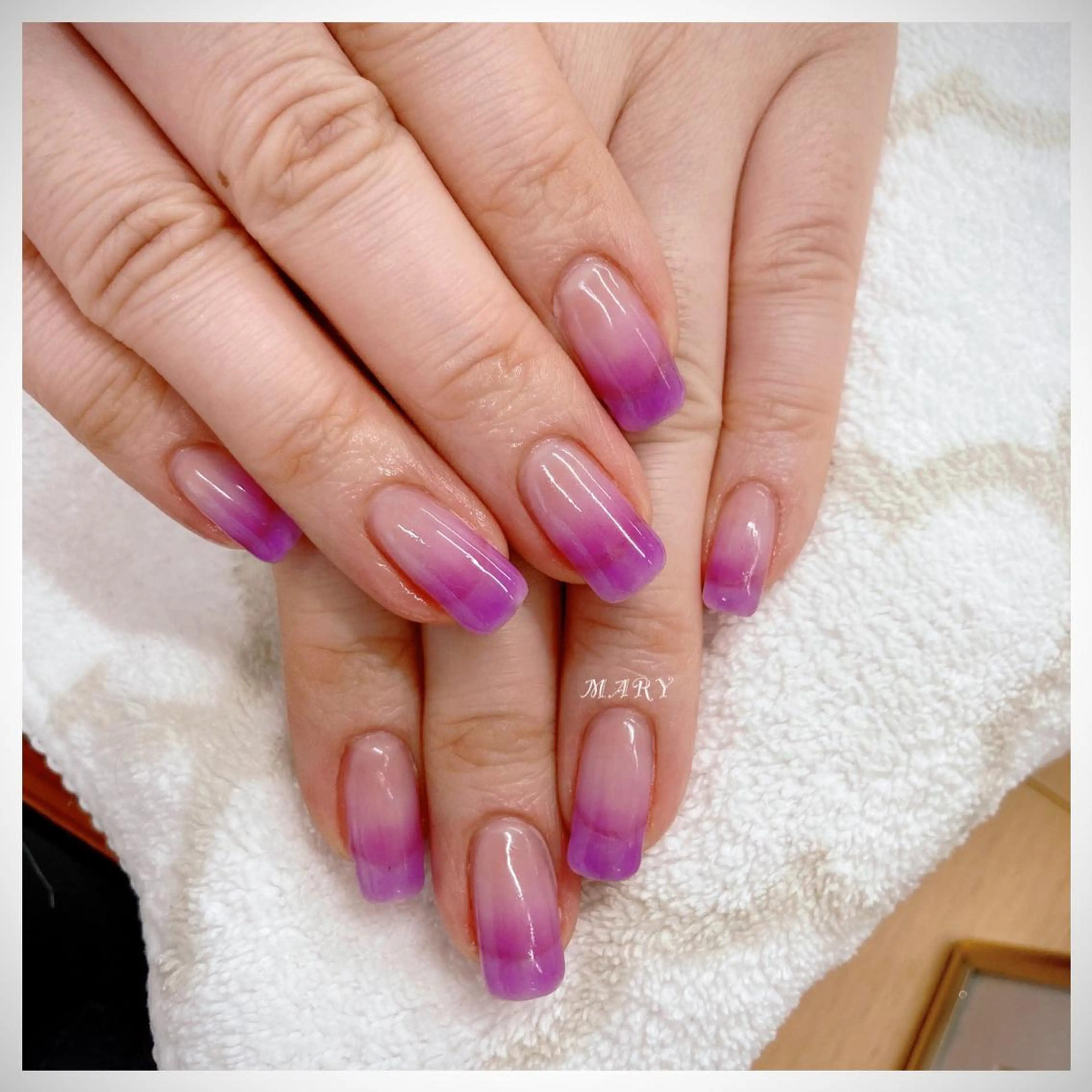 ネイル グラデーション ニュアンスネイル シンプルネイル スクエアネイル ハンドネイル Mary nail .narumiのネイルデザイン