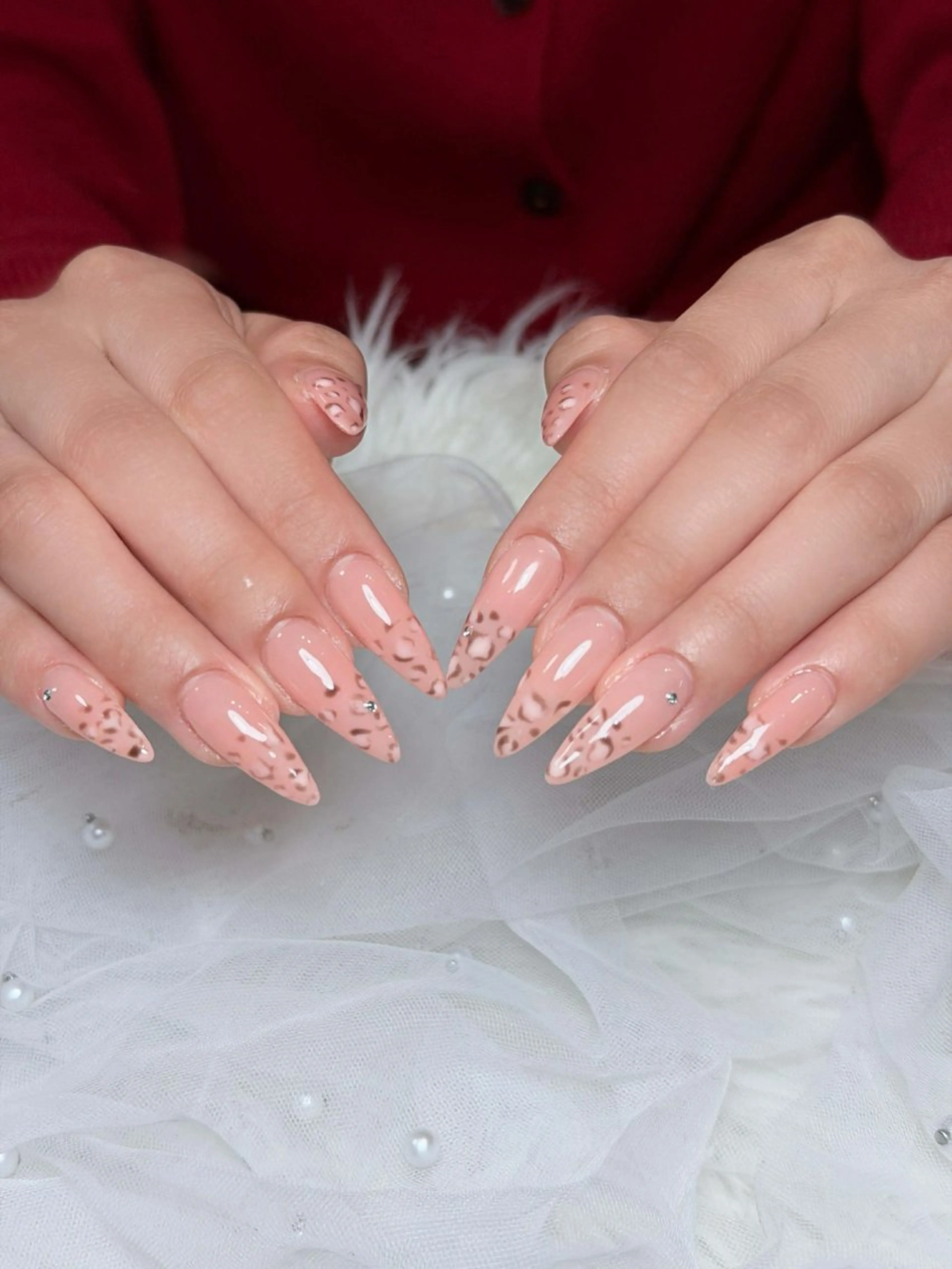 ネイル オーロラネイル ボルドー ブラウン 氷ネイル・うるうるネイル キラキラネイル ハンドネイル Julli NailStudioのネイルデザイン