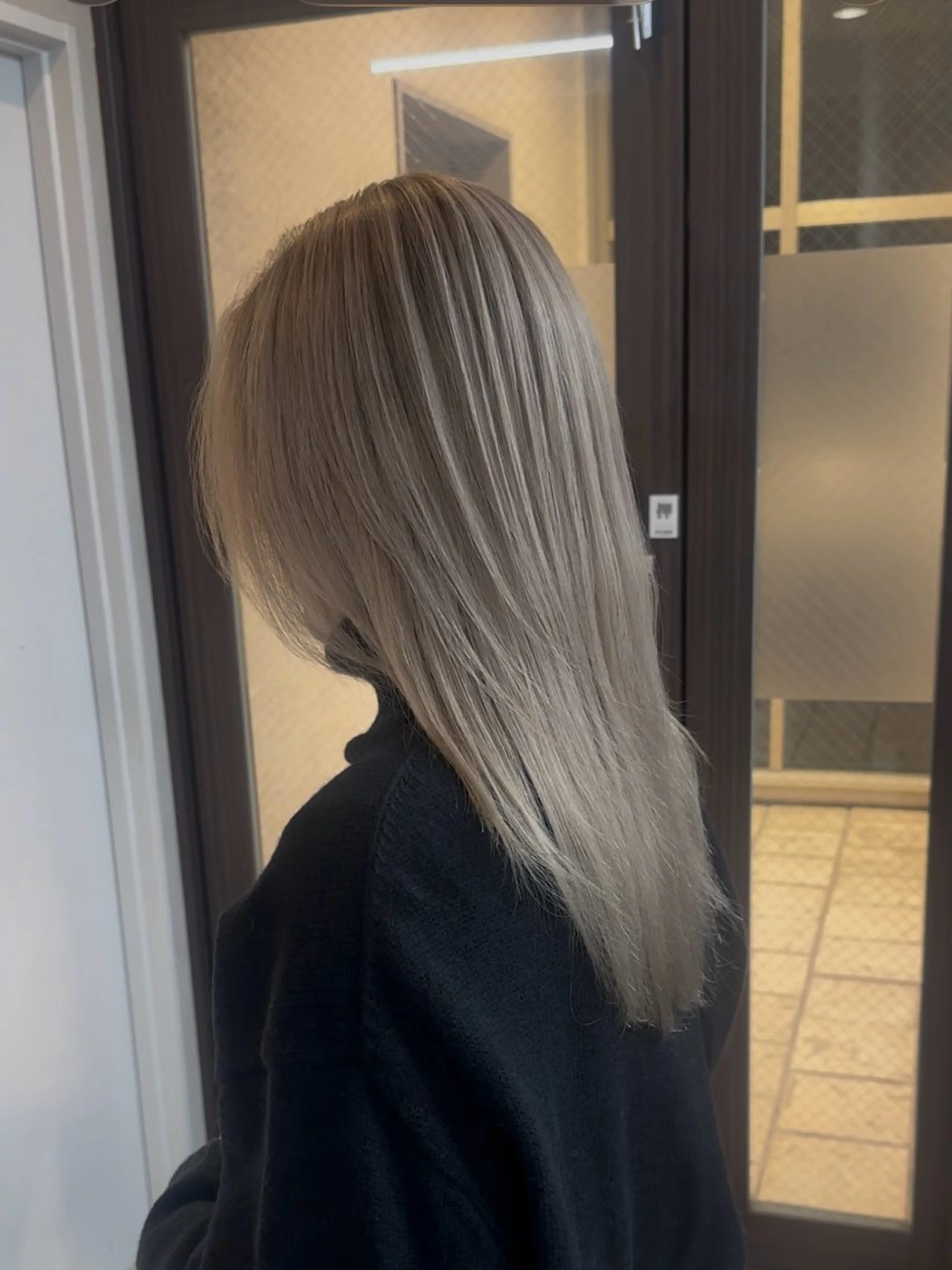 セミロング ヘアカラー GiseL 小倉所属・ジゼル小倉谷内尾祐音 ケアブリーチのヘアスタイル