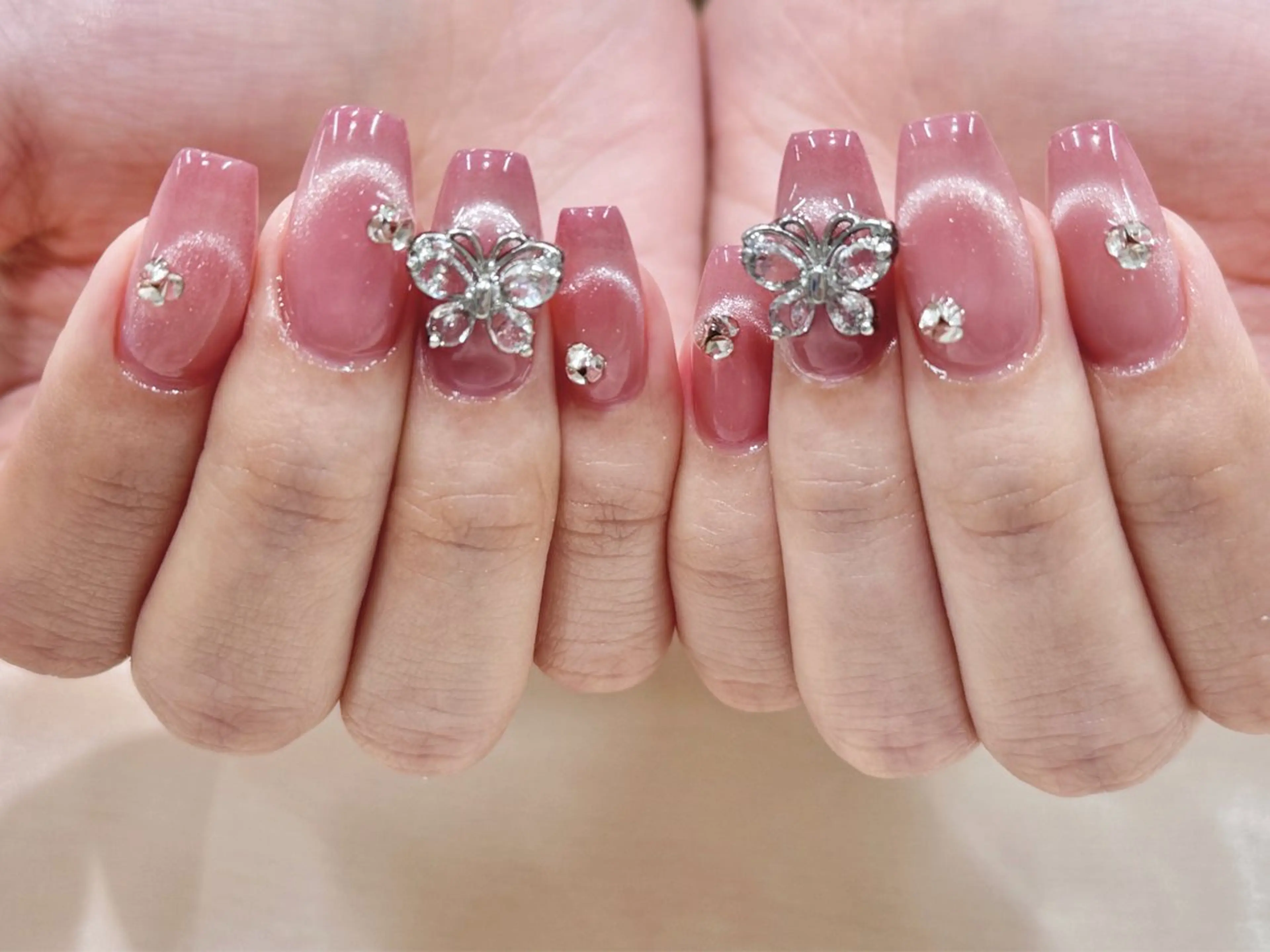 ネイル ワンホンネイル LE REVE 新宿店のネイルデザイン