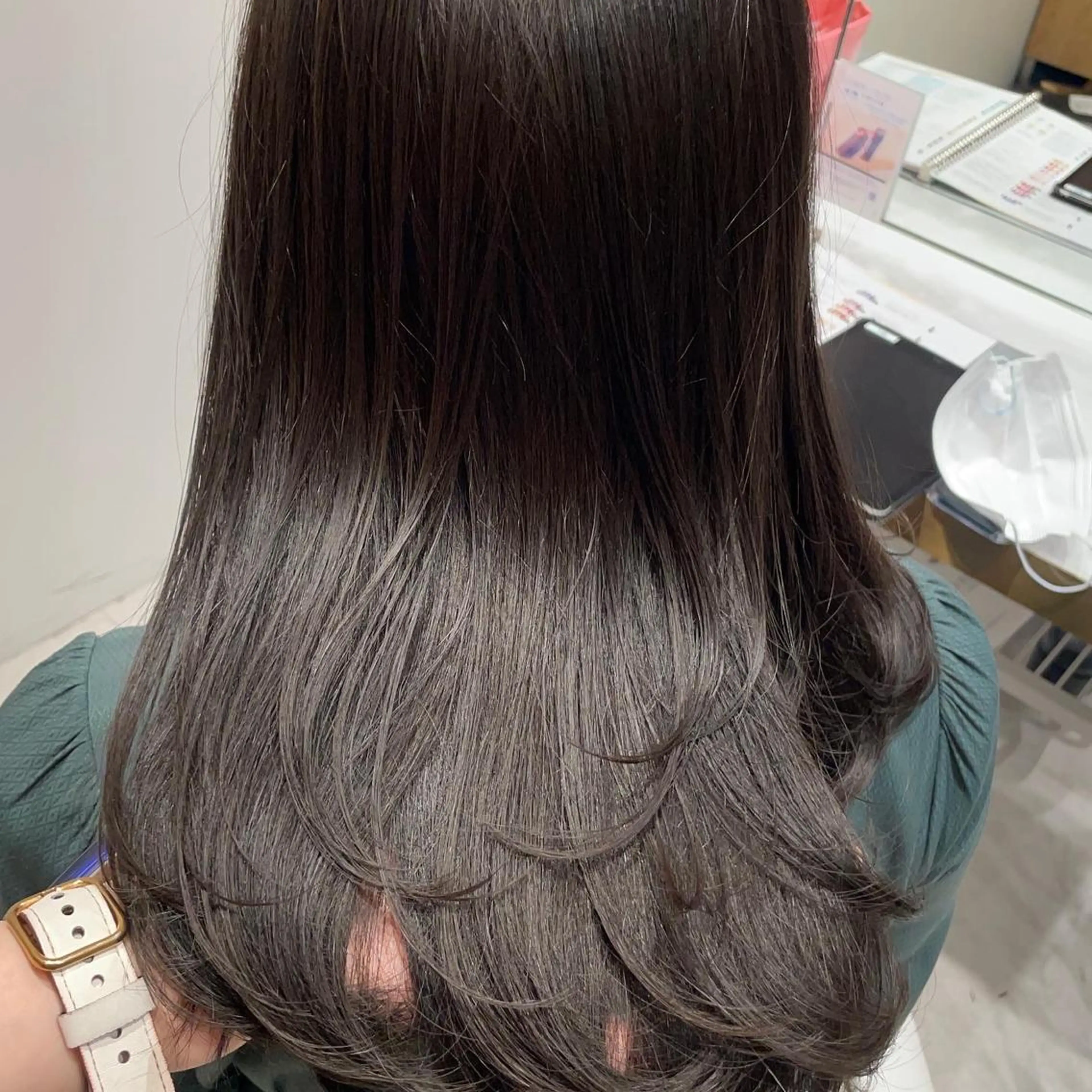 セミロング カラー ヘアアレンジ 🤎小顔レイヤー /ベージュ🤎友香のヘアスタイル