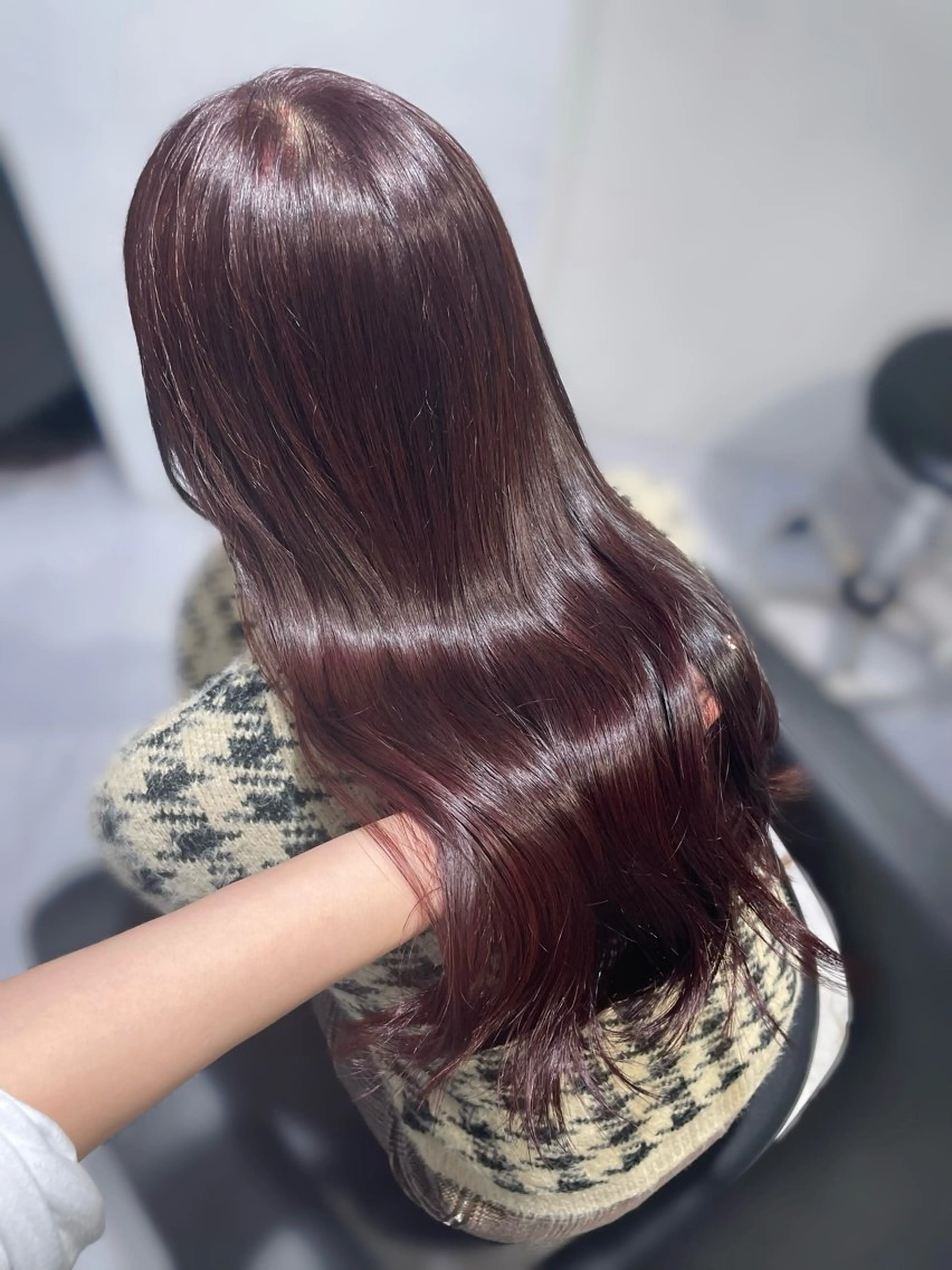 ロング カラー ブリーチ ボルドーカラー ブリーチなしカラー 髪質改善 トリートメント 表参道♡暗髪♡ 艶カラー♡アユミのヘアスタイル