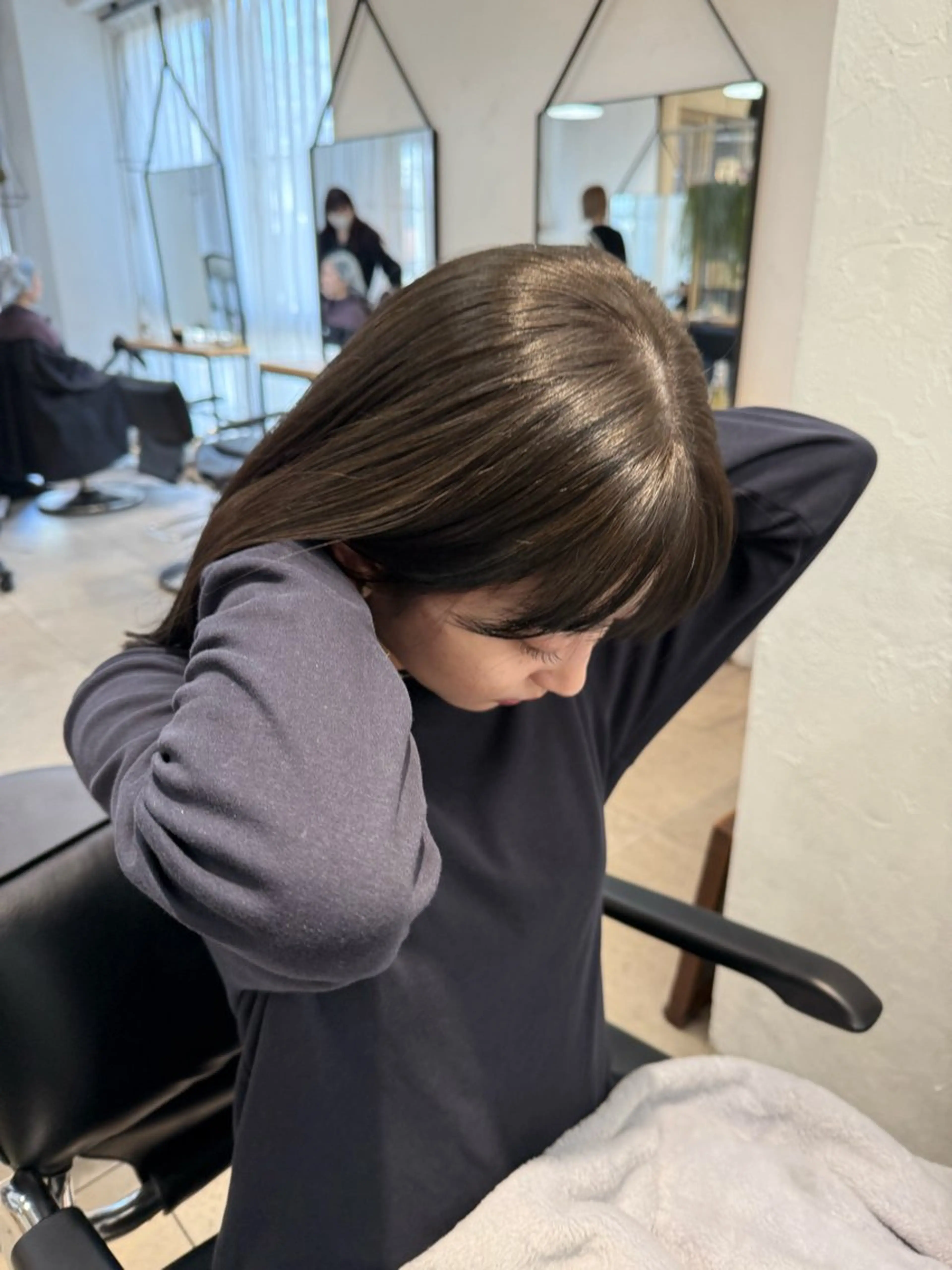 ミディアム カラー ブリーチ ダブルカラー ブリーチなしカラー ミルクティー× グレージュMOMOのヘアスタイル