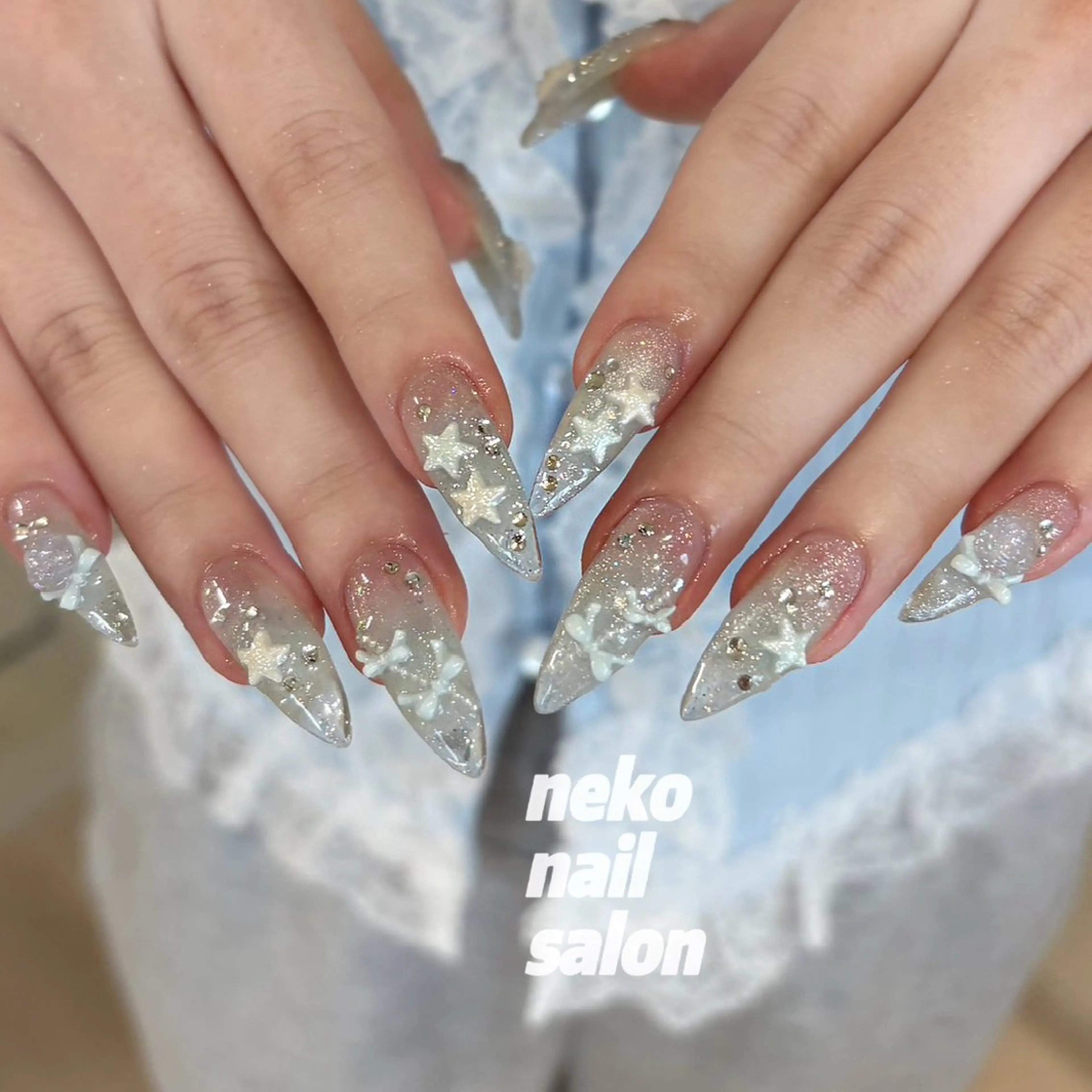 ネイル キラキラネイル 水色 ハンドネイル neko nailのネイルデザイン