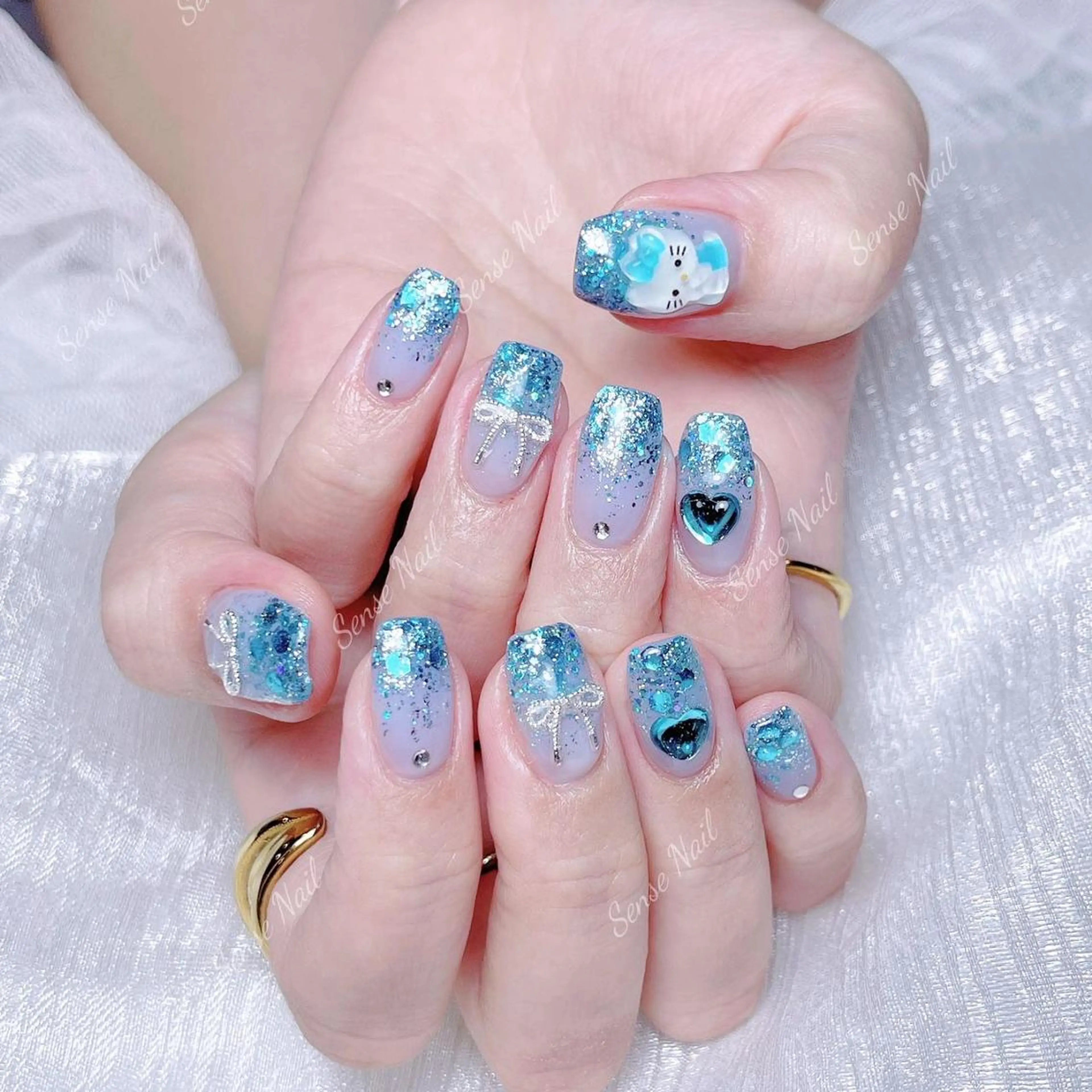 ネイル Queening 🦋のネイルデザイン