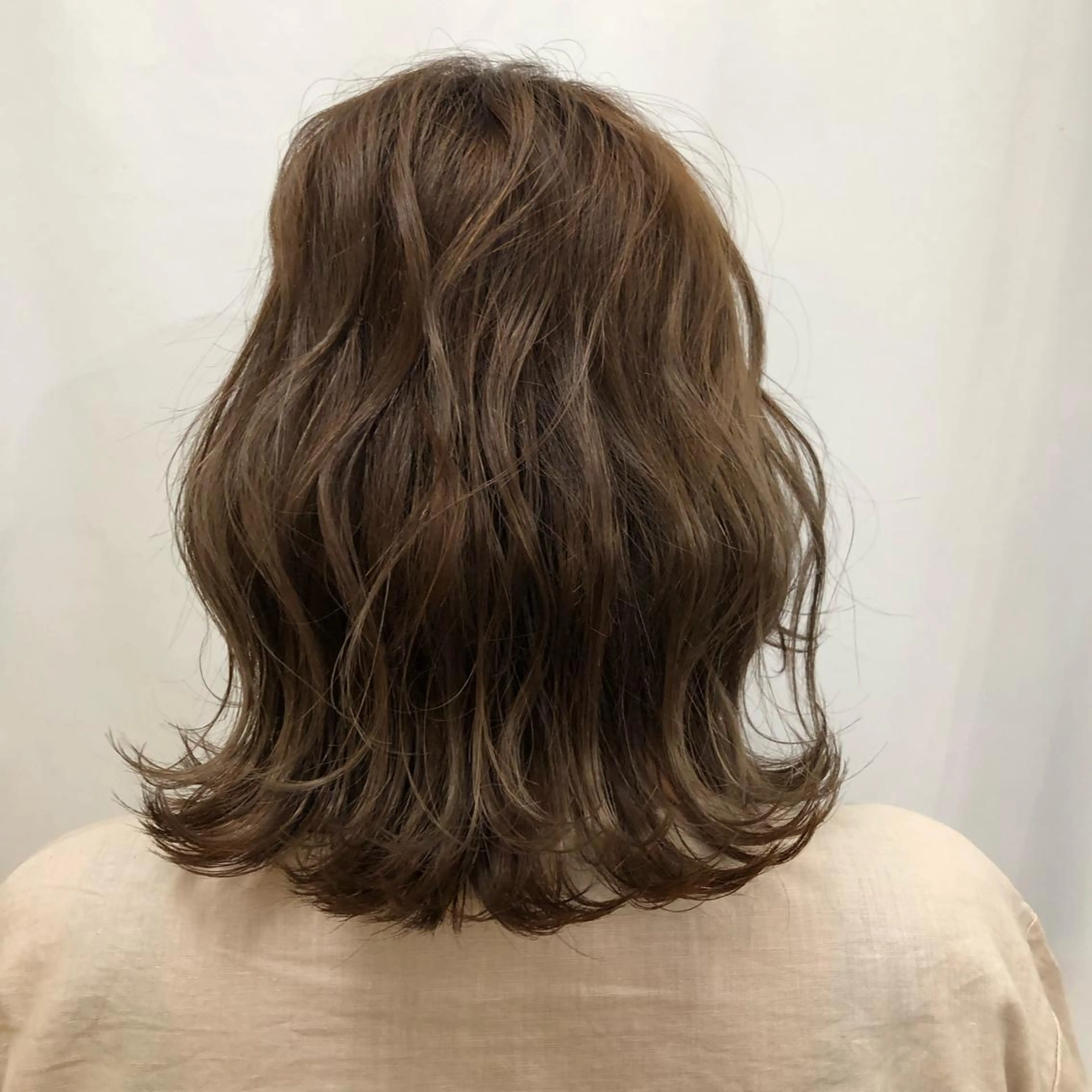 ミディアム カラー パーマ ヘアアレンジ マツエク・マツパ 暖色ボブ 🍊rikakoのヘアスタイル