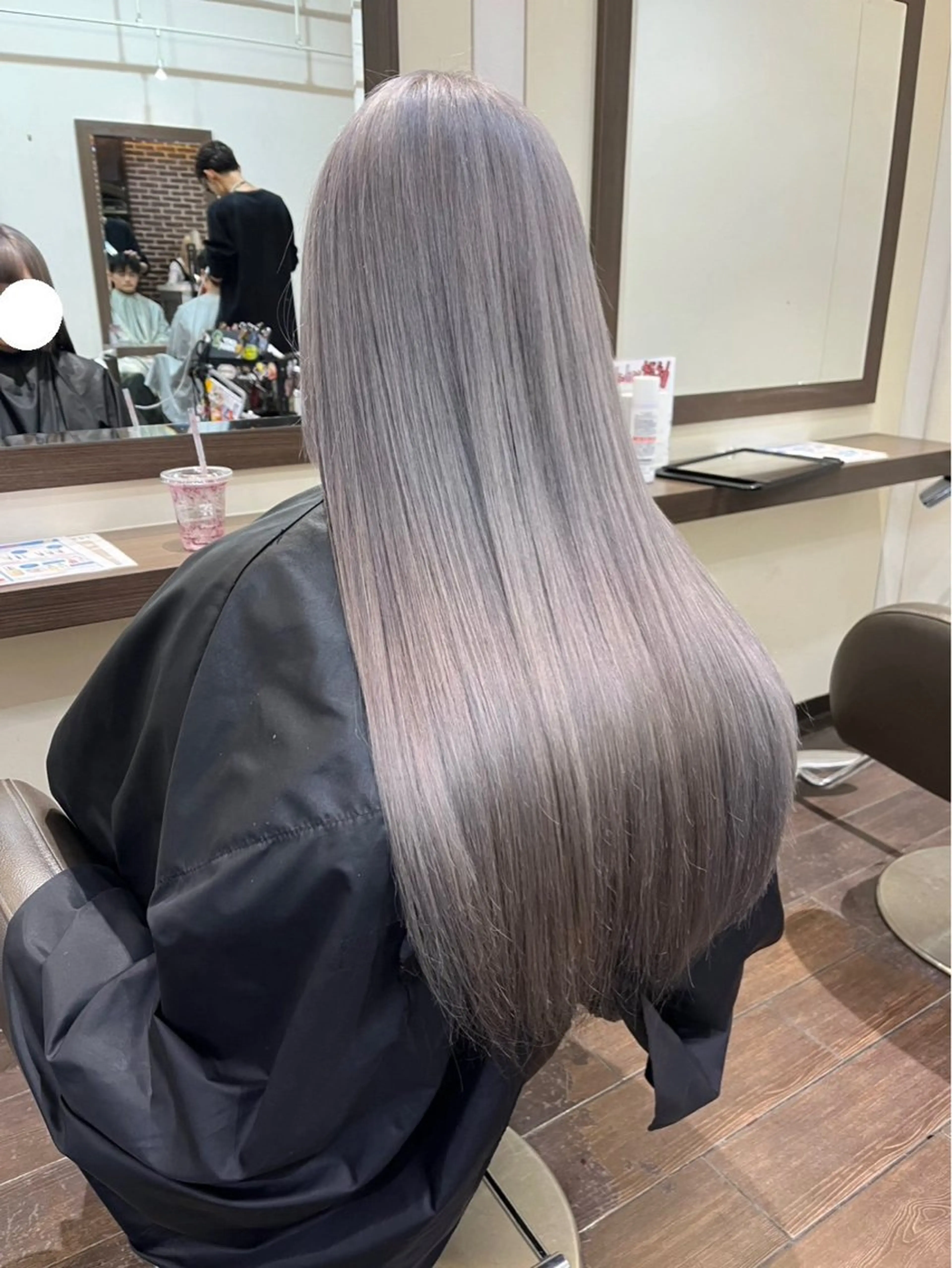 カラー ブリーチ ハイトーンカラー シルバー ヘアカラー アキト🌙 メンズ特化🔥のヘアスタイル