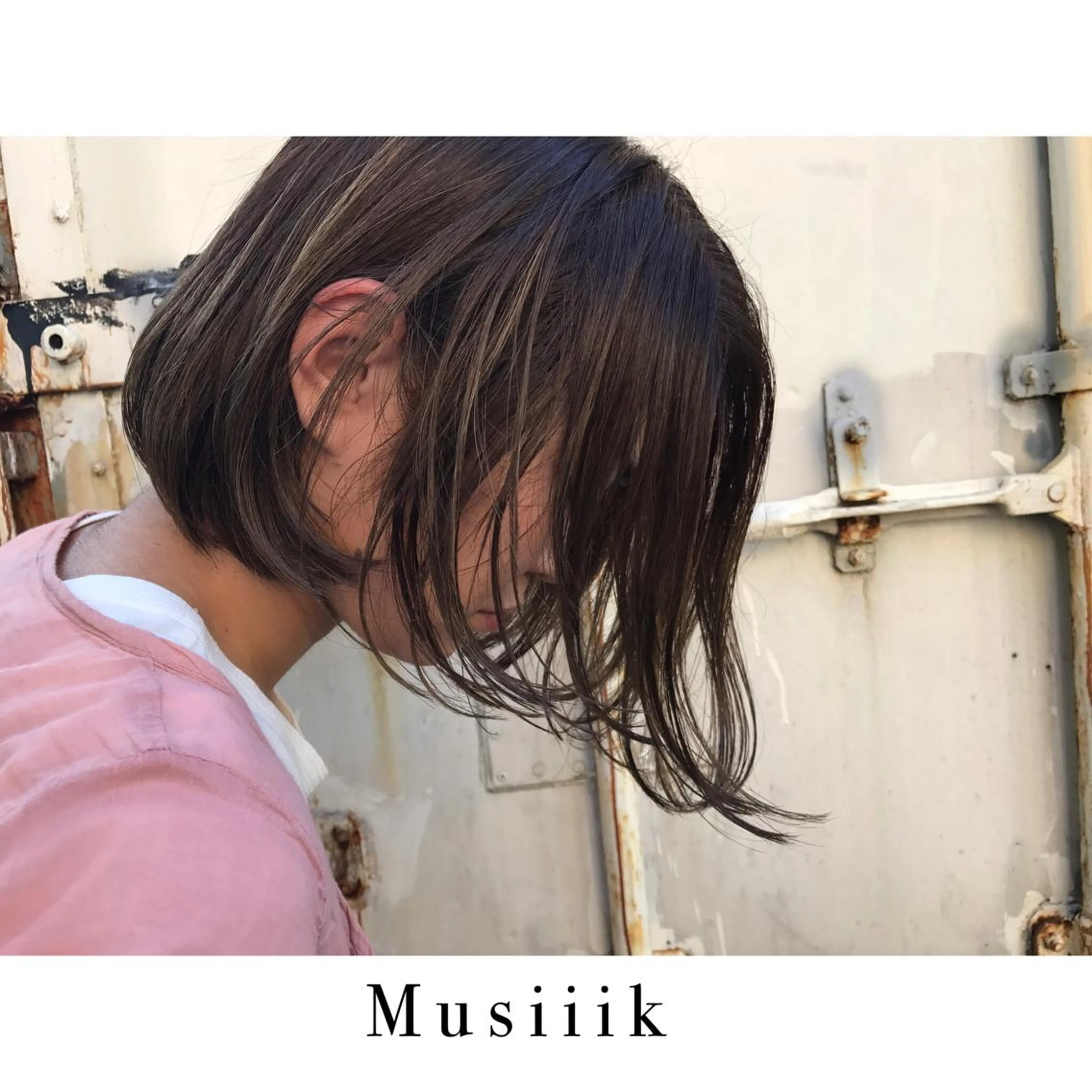 ショート カラー 前下がりボブ ハイライトカラー ボブ ハイライト Musiiik hairのヘアスタイル