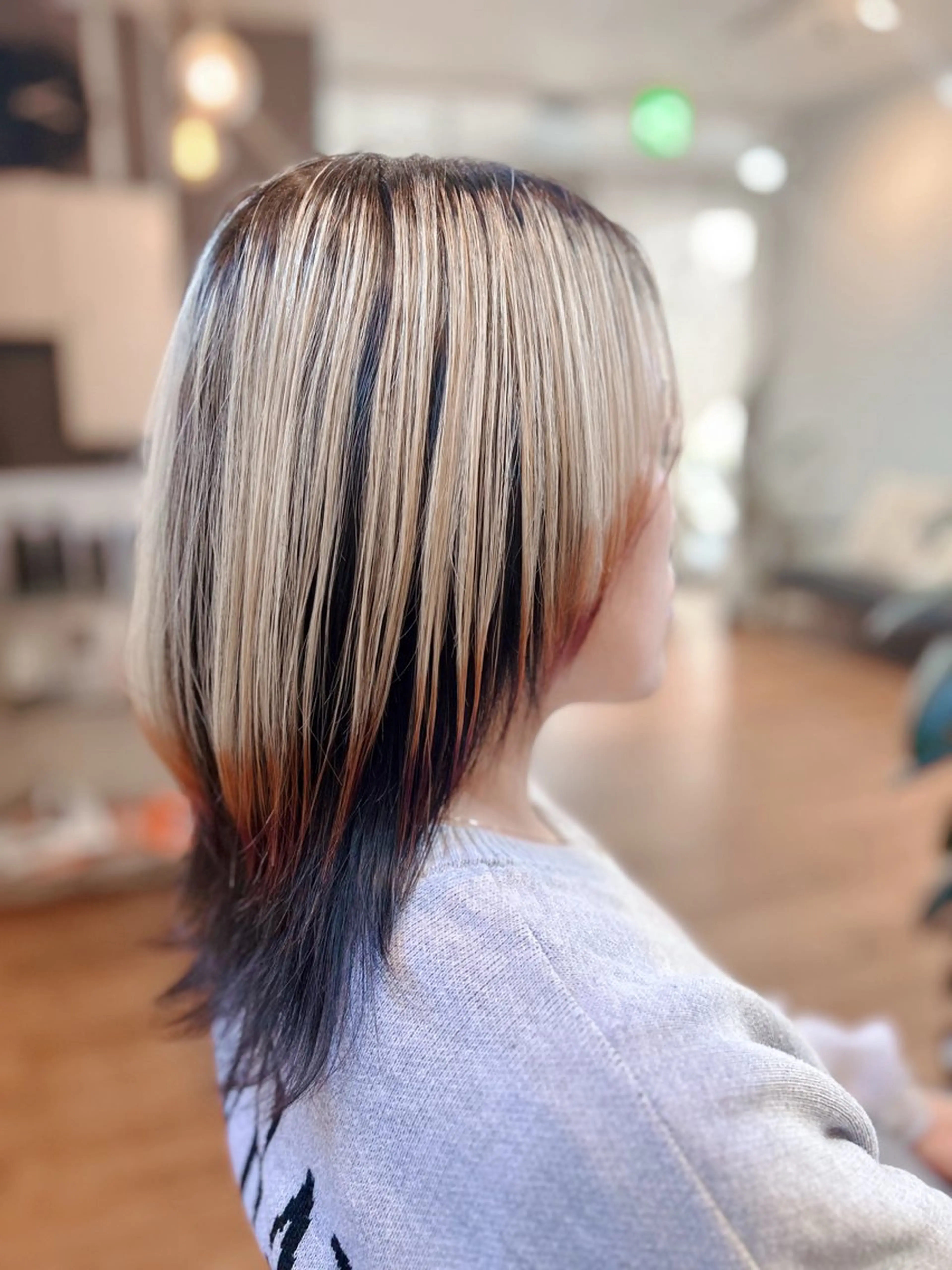 ミディアム カラー 狐カラー ウルフカット roijir ロイジーのヘアスタイル