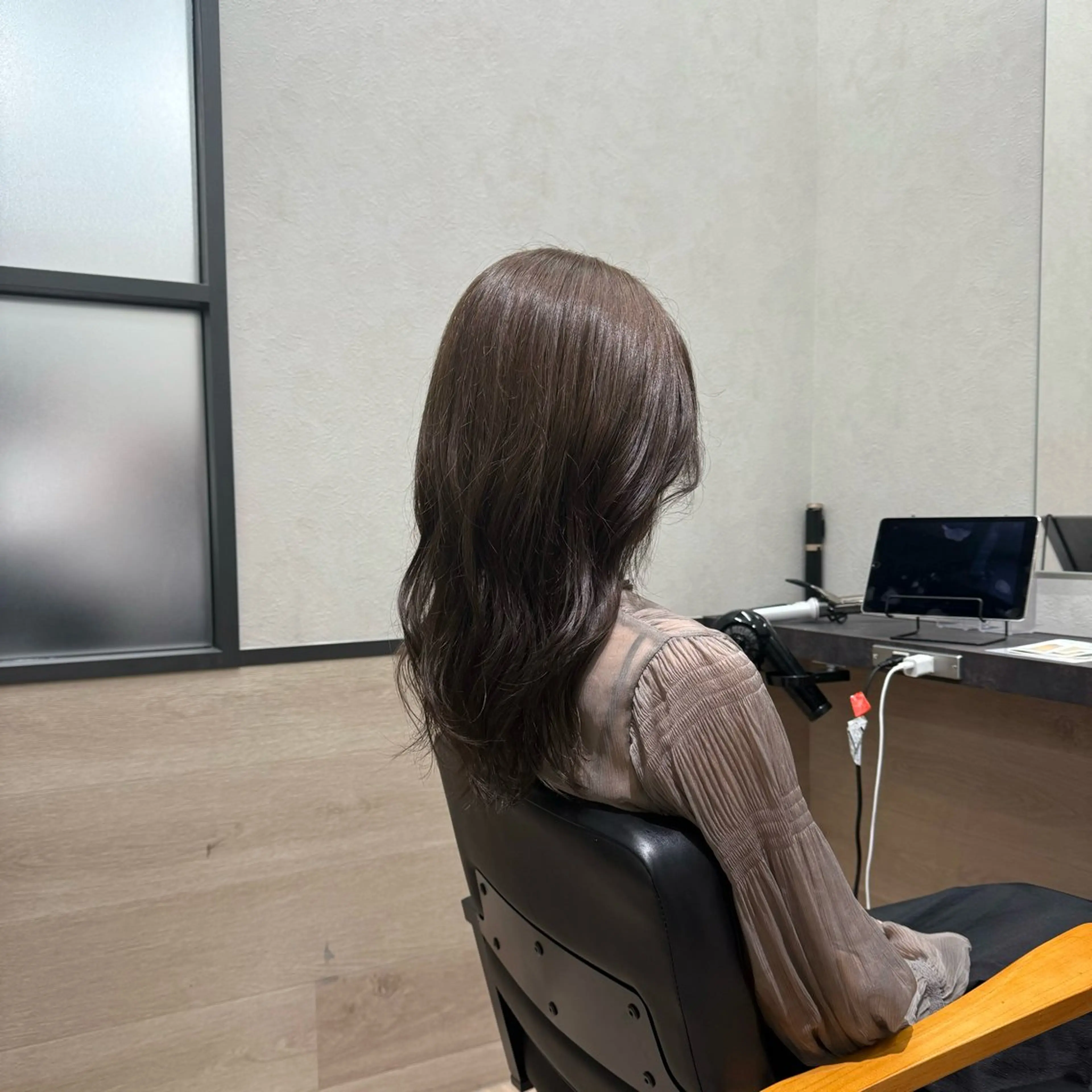 ミディアム カラー ブリーチ カット ヘアカラー トリートメント 有田裕真 【ブリーチカラー】のヘアスタイル