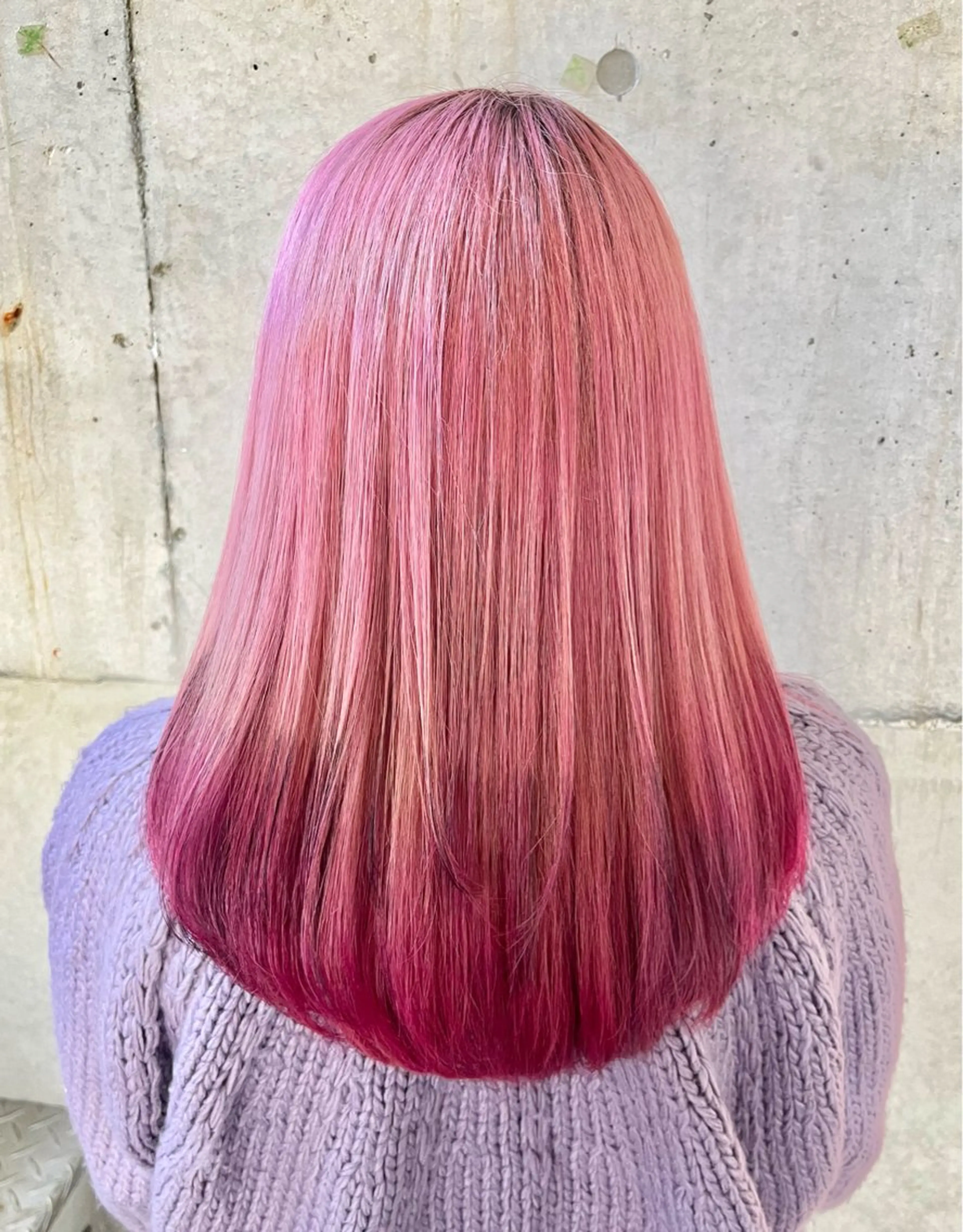 ロング カラー ベージュカラー 狐カラー グラデーションカラー ピンクカラー ピンクベージュ ヘアカラー 派手髪デザインカラー ヒロカのヘアスタイル
