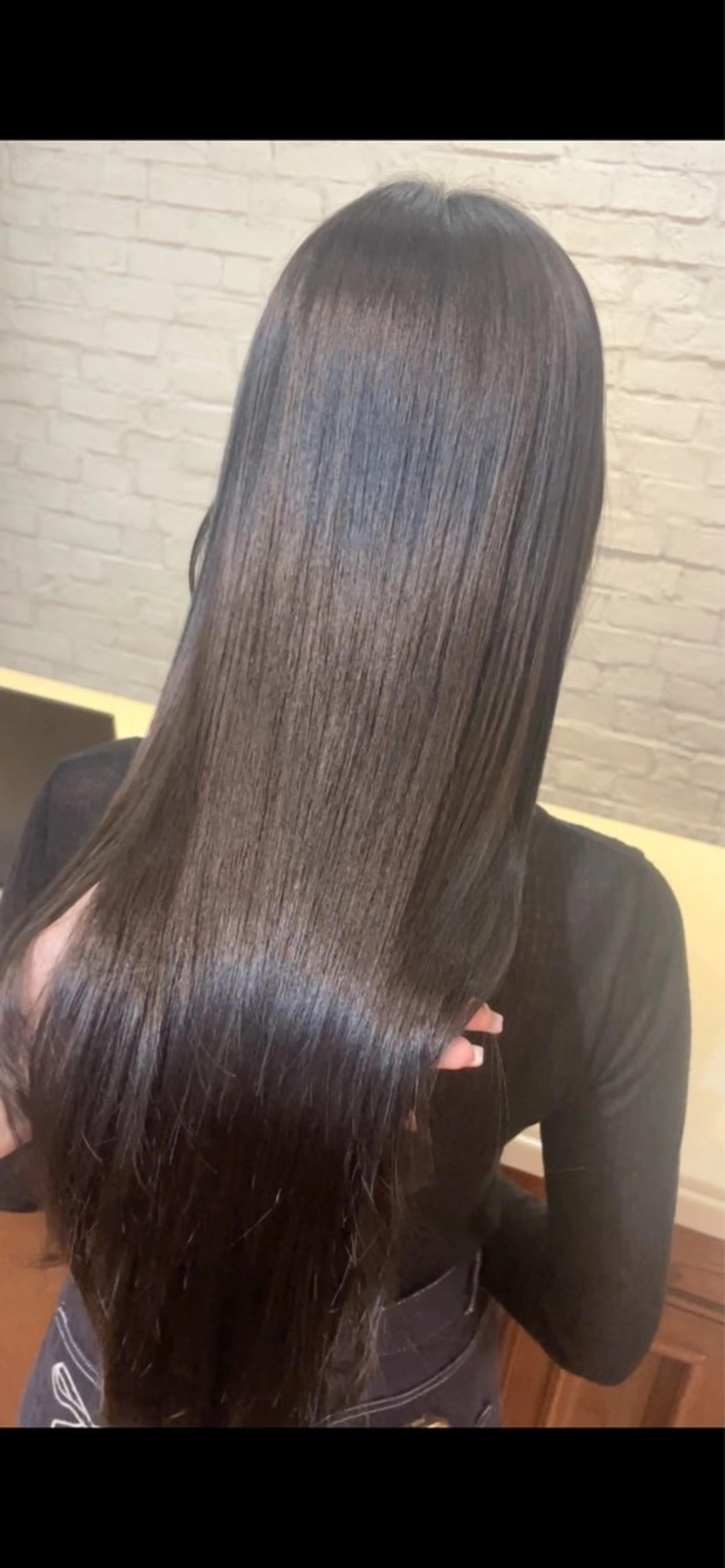 ロング カラー ブラウンカラー ダークグレー ダークグレージュ グレージュ カット ヘアカラー トリートメント ご新規様限定 透明感カラーKANAのヘアスタイル