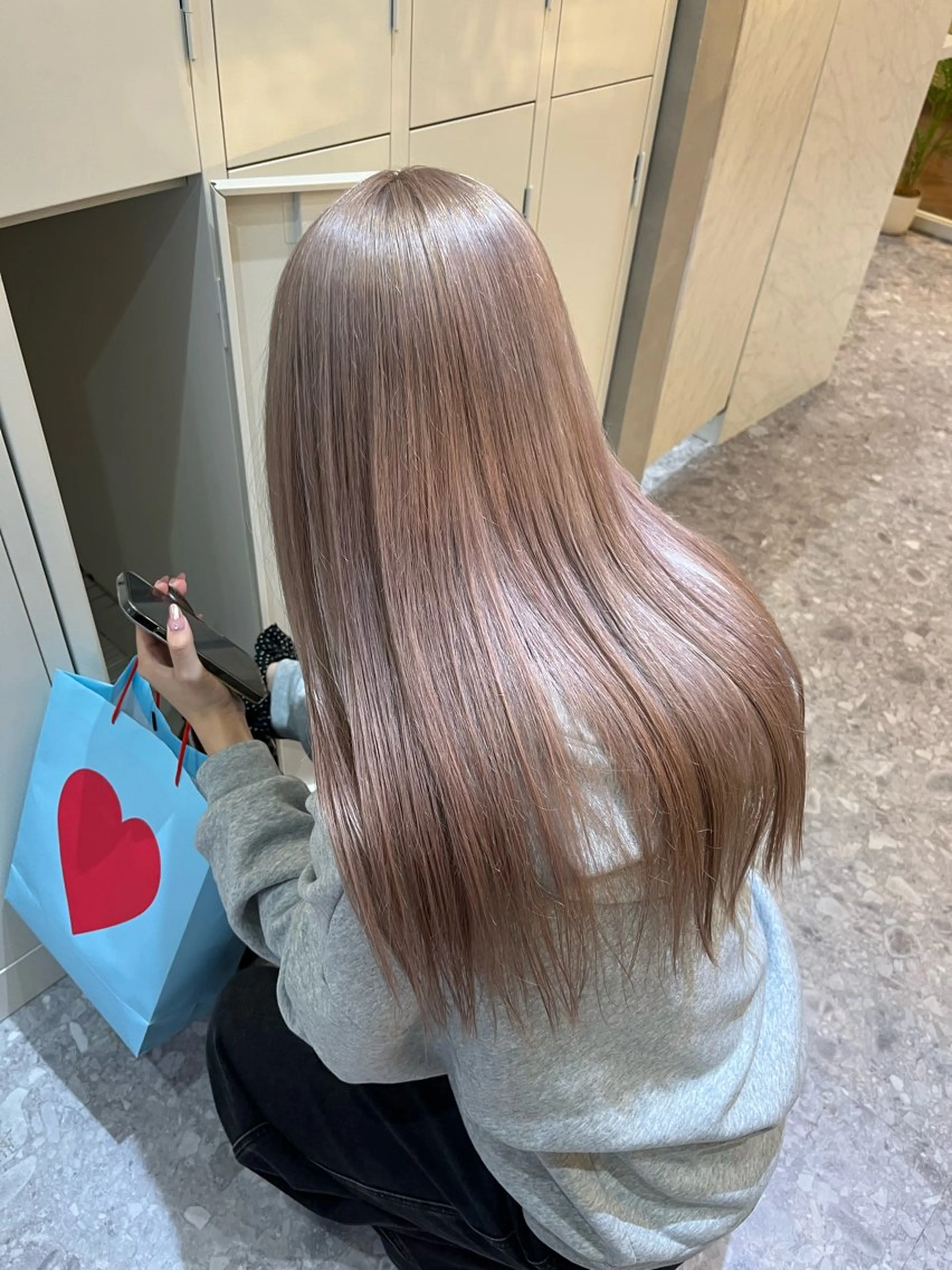 ロング ヘアカラー トリートメント このか🕊️ベージュ /グレージュ/カットのヘアスタイル