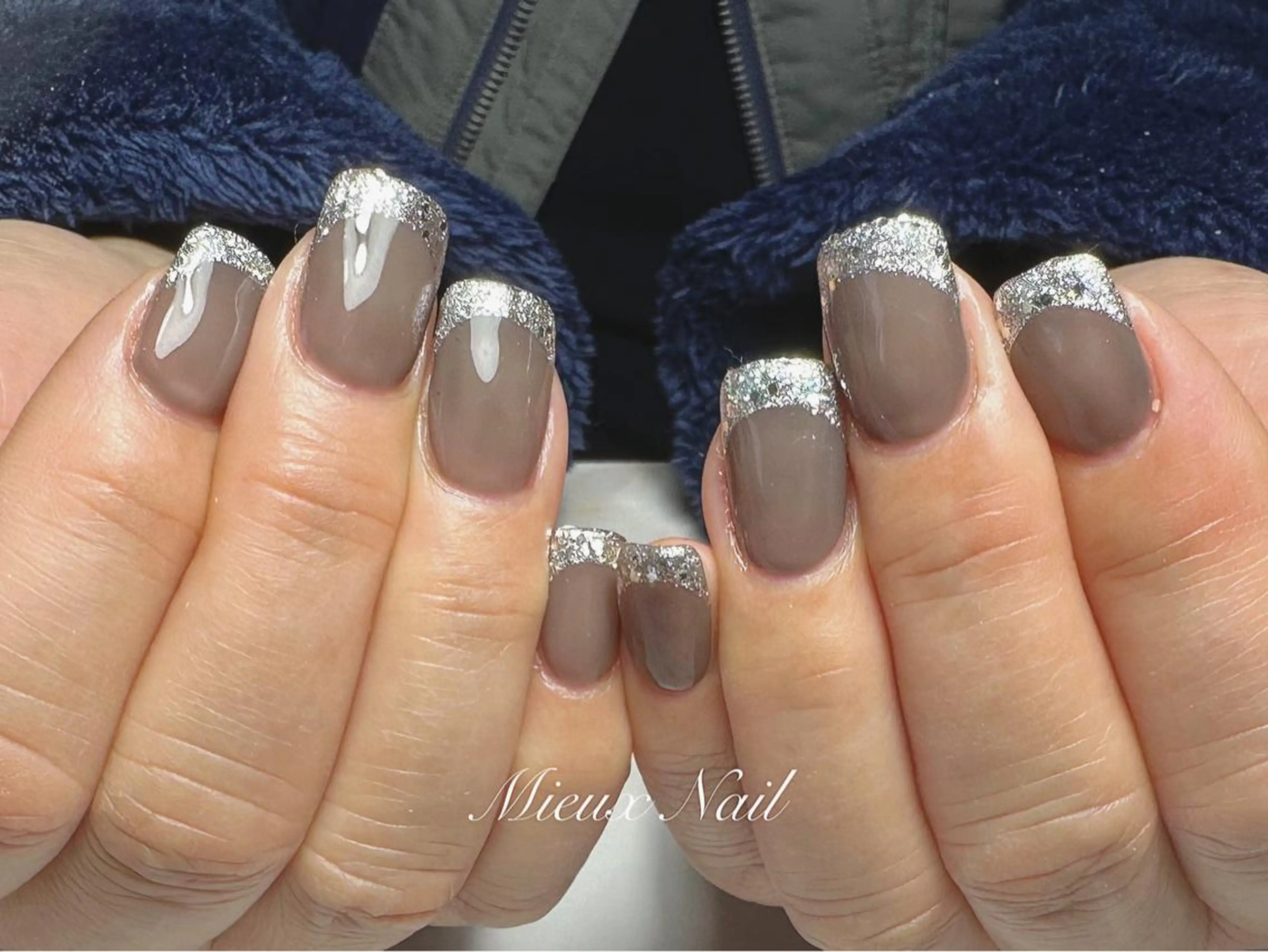 ネイル ブルー フレンチネイル ガラスフレンチ オフィスネイル シルバー ハンドネイル 市川 麻衣子のネイルデザイン
