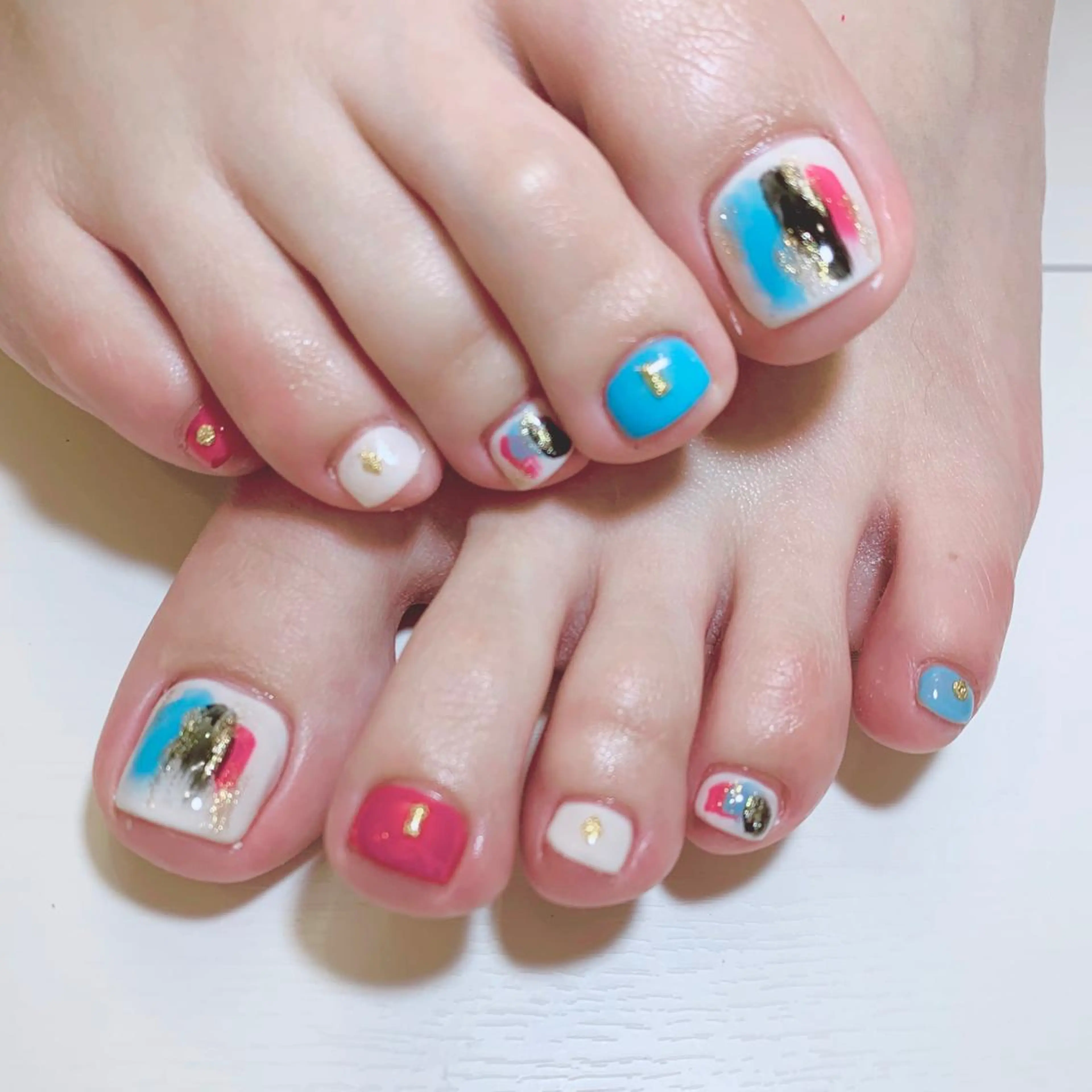 カラー ネイル フットネイル Cozy_ ilumのネイルデザイン