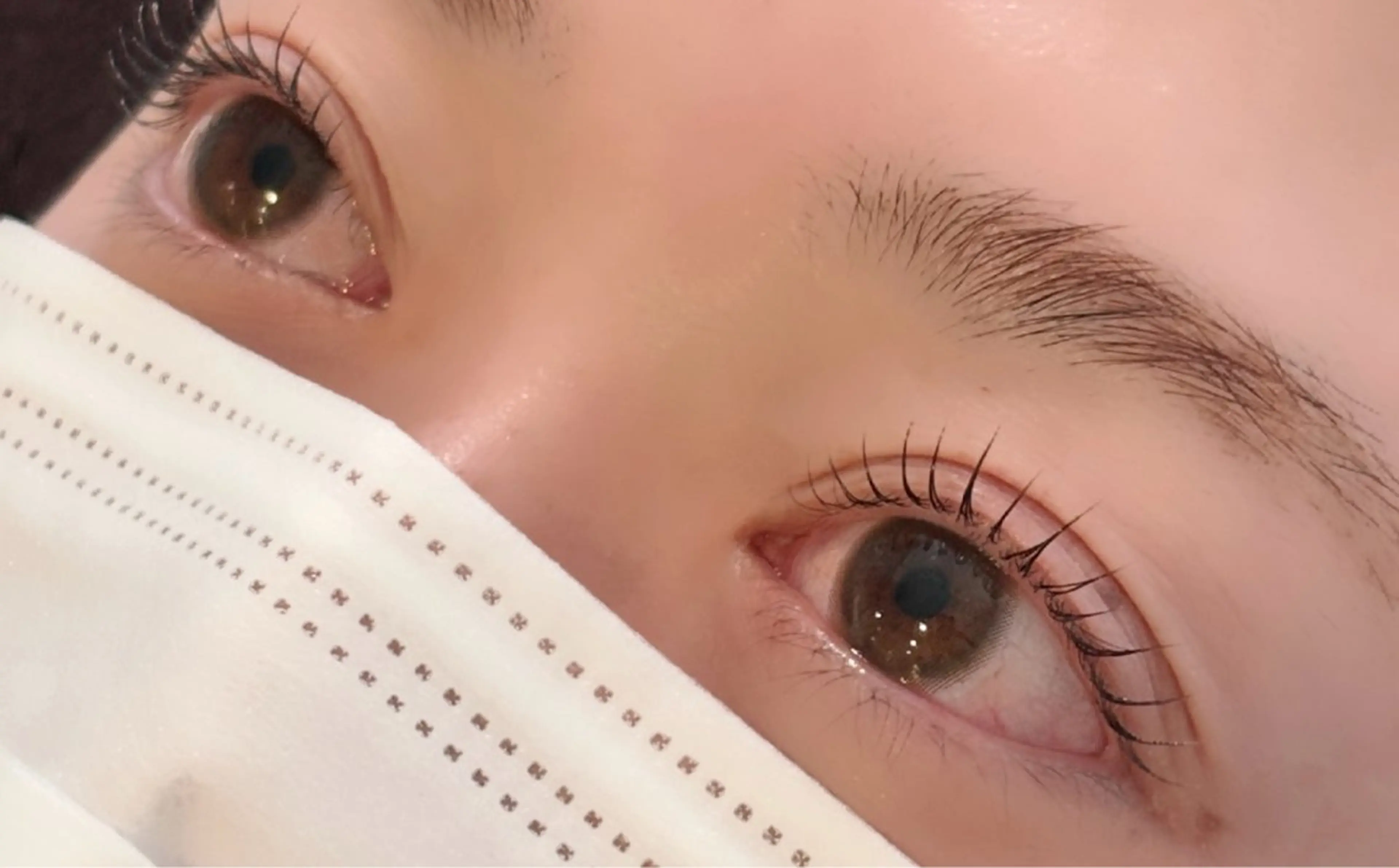 マツエク・マツパ ナチュラル まつげパーマ 富沢 愛の眉毛・アイブロウイメージ