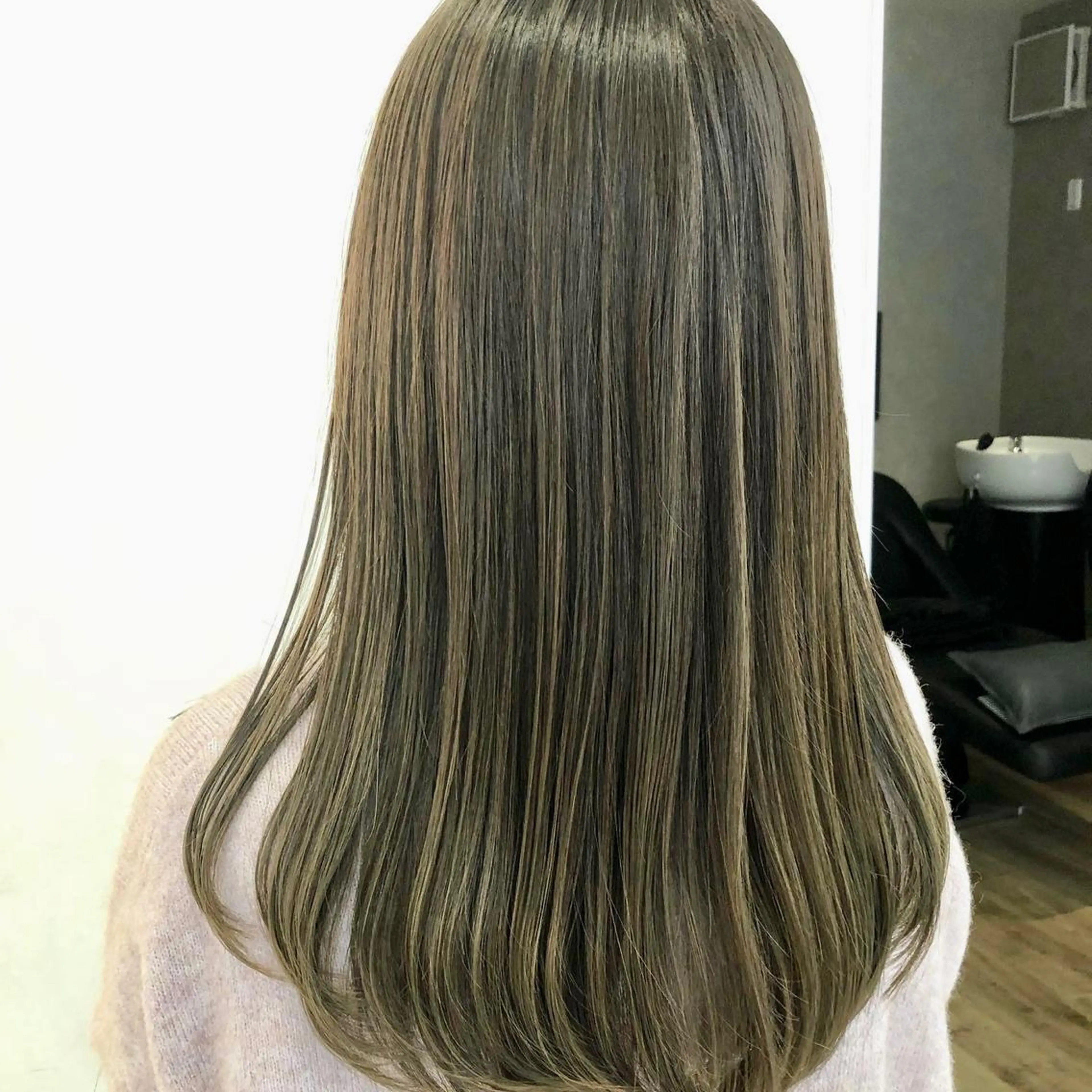 セミロング カラー カット ヘアカラー トリートメント 天野 涼のヘアスタイル