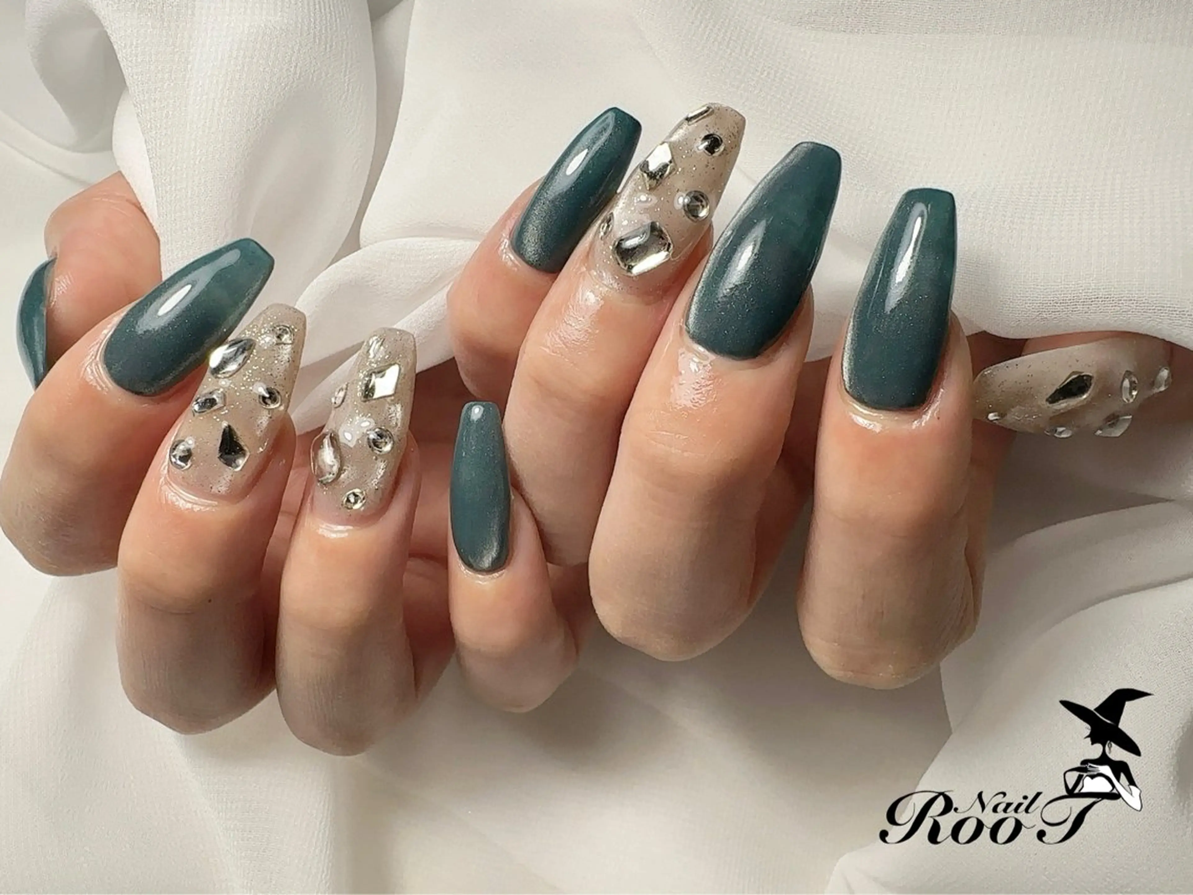 ネイル マグネットネイル ストーンネイル ハンドネイル RooT Nailのネイルデザイン