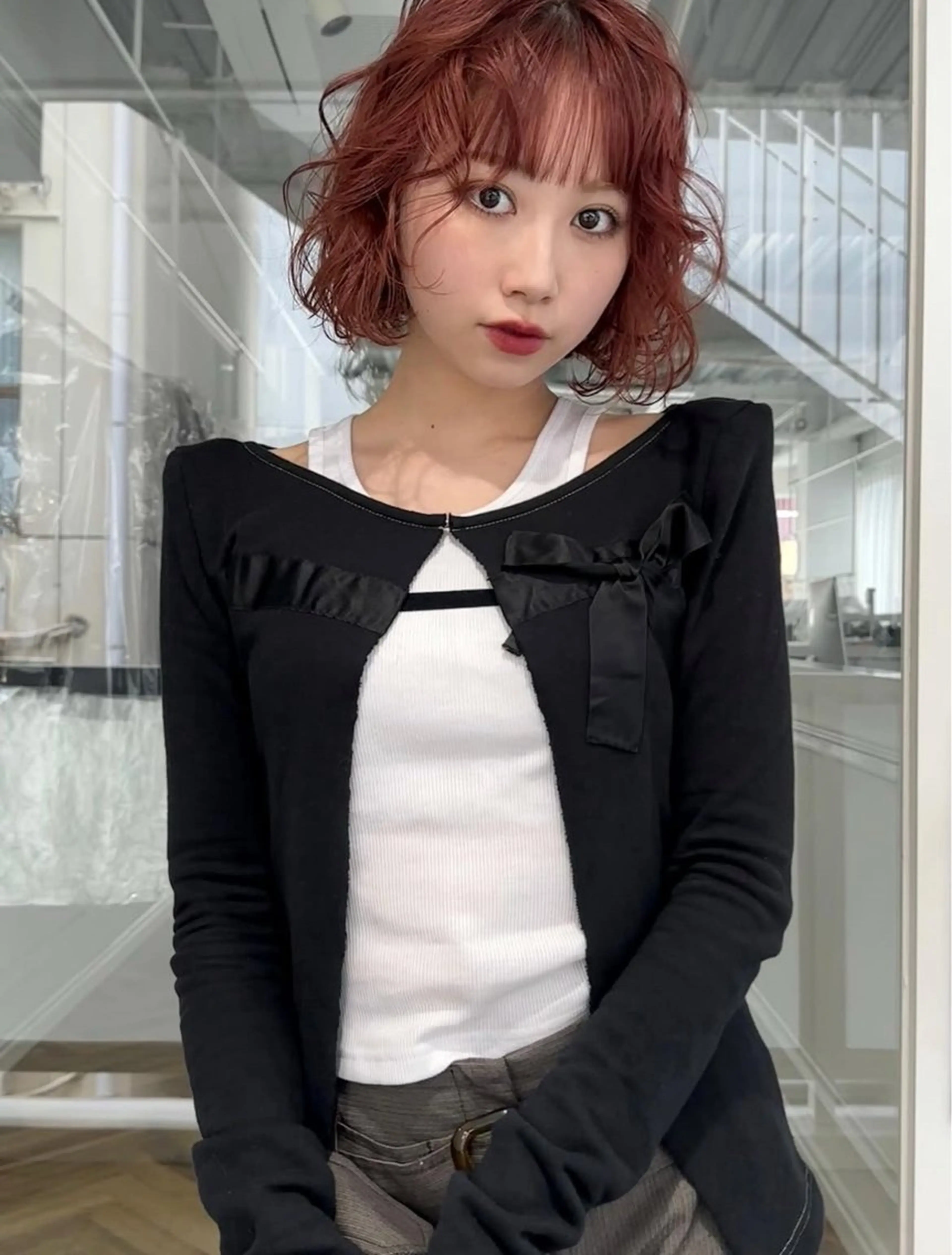 ショート カラー ブリーチ ボルドーカラー デザインカラー ダブルカラー ハイライトカラー カット パーマ トリートメント PARKiiiNG 大阪心斎橋/ブリーチのヘアスタイル