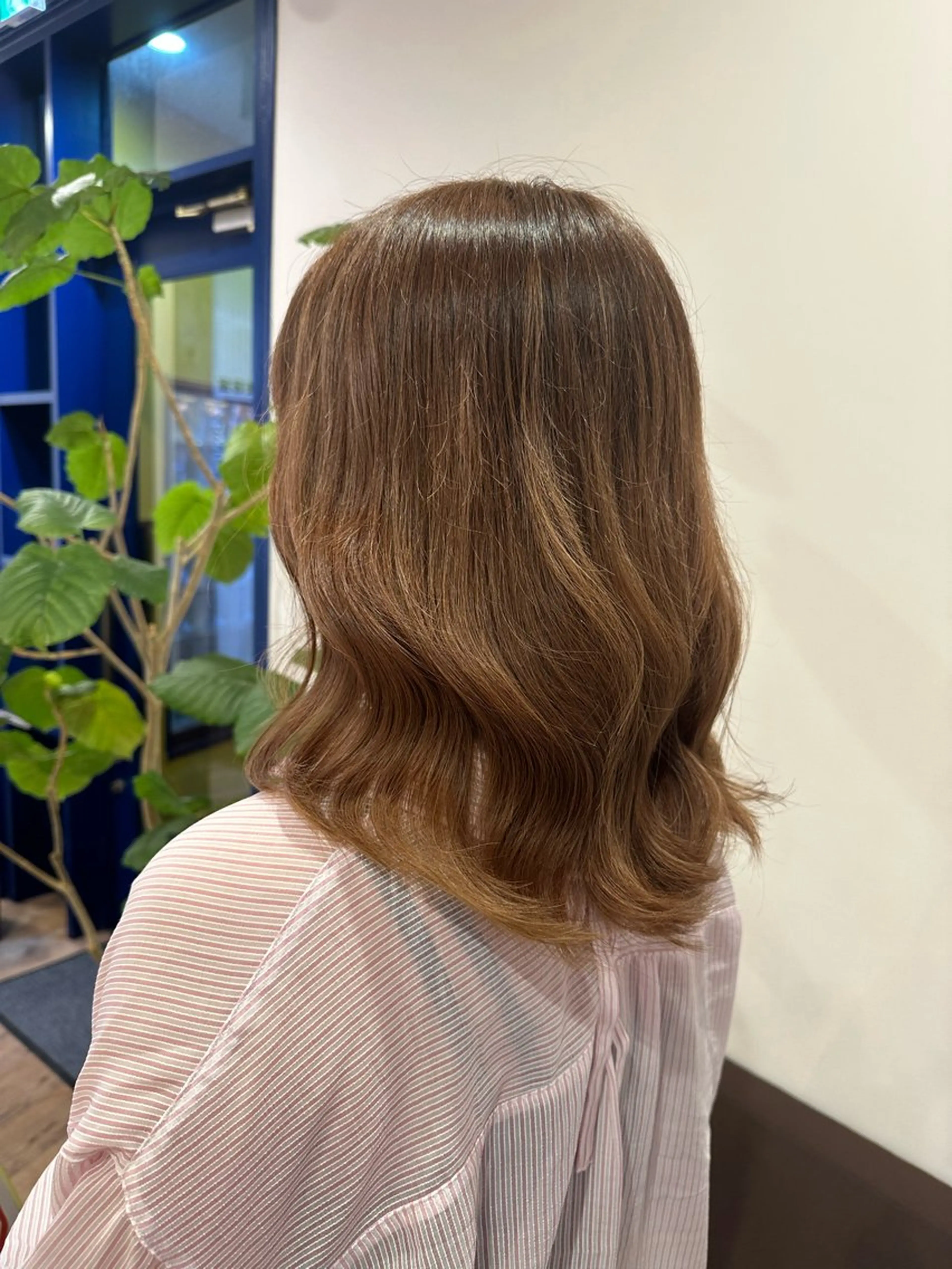 ミディアム フカサワ シホのヘアスタイル