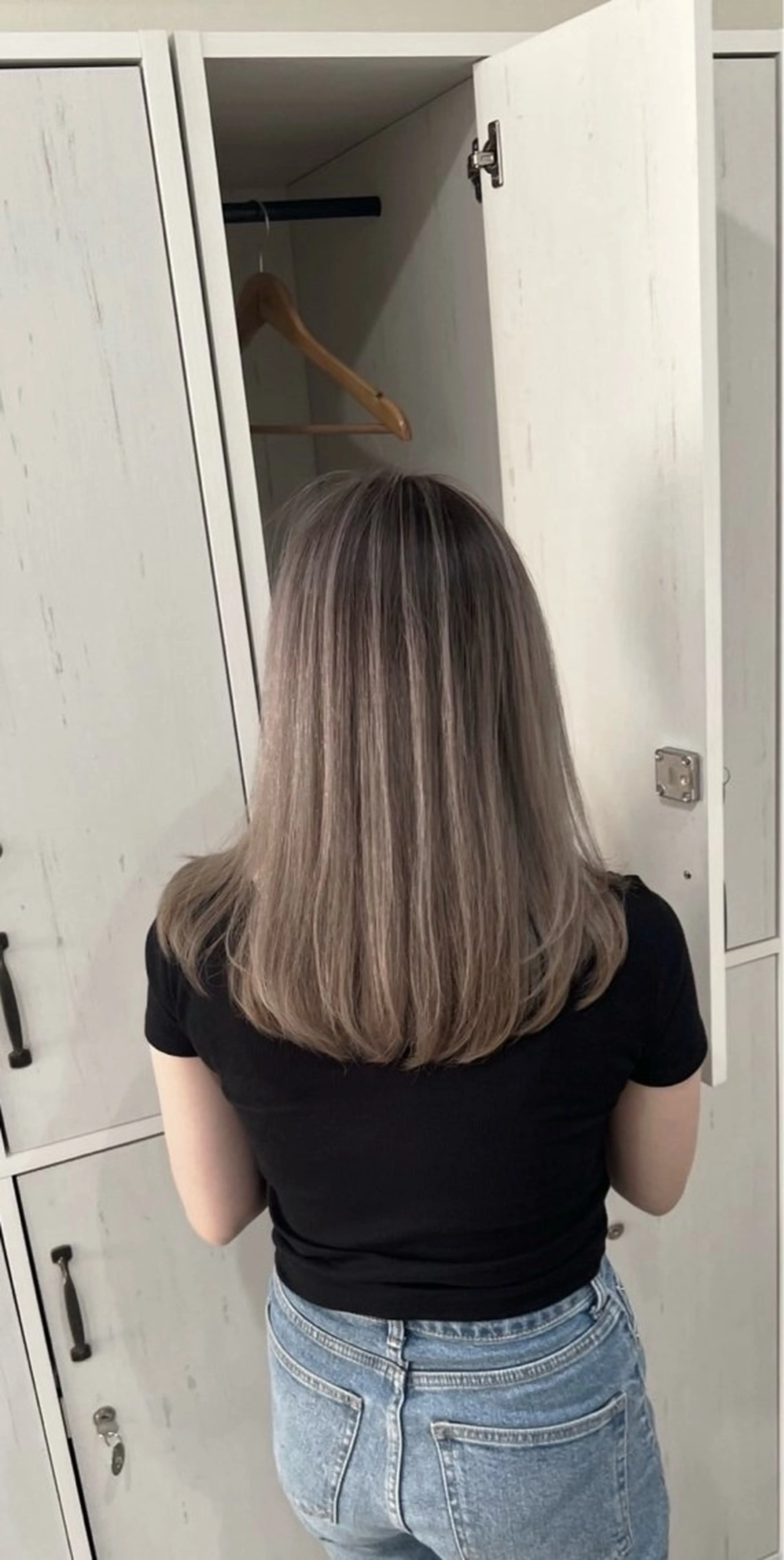 ミディアム カラー バレイヤージュ グレージュ レイヤーカット ヘアカラー トリートメント ROBIN所属・指名数No.1 /NAOYAのヘアスタイル