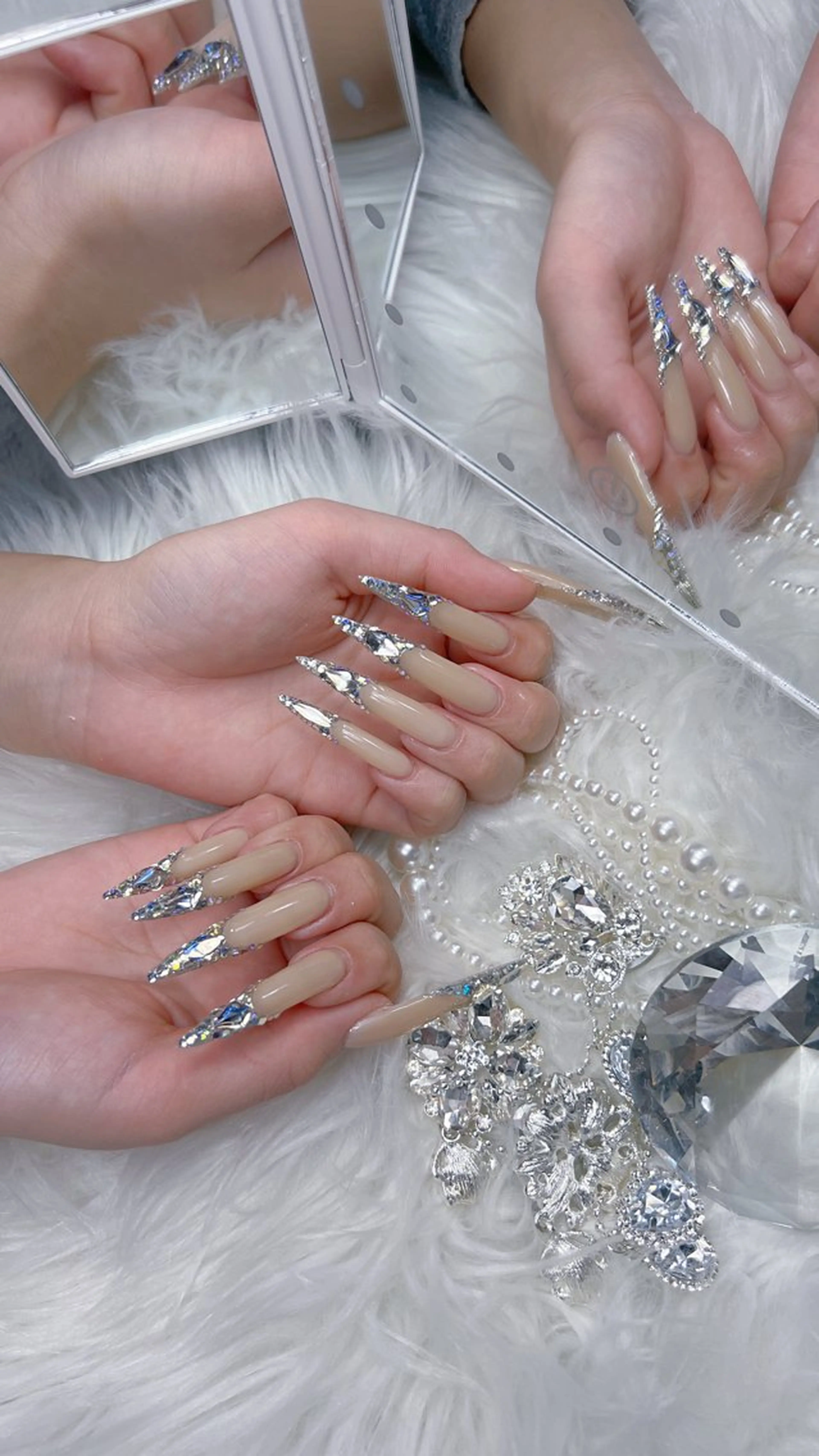 ネイル アートネイル オーロラネイル チークネイル 長さ出し フットネイル ハンドネイル フットネイル ハンドケア Noiranail_ studio川越西口のネイルデザイン