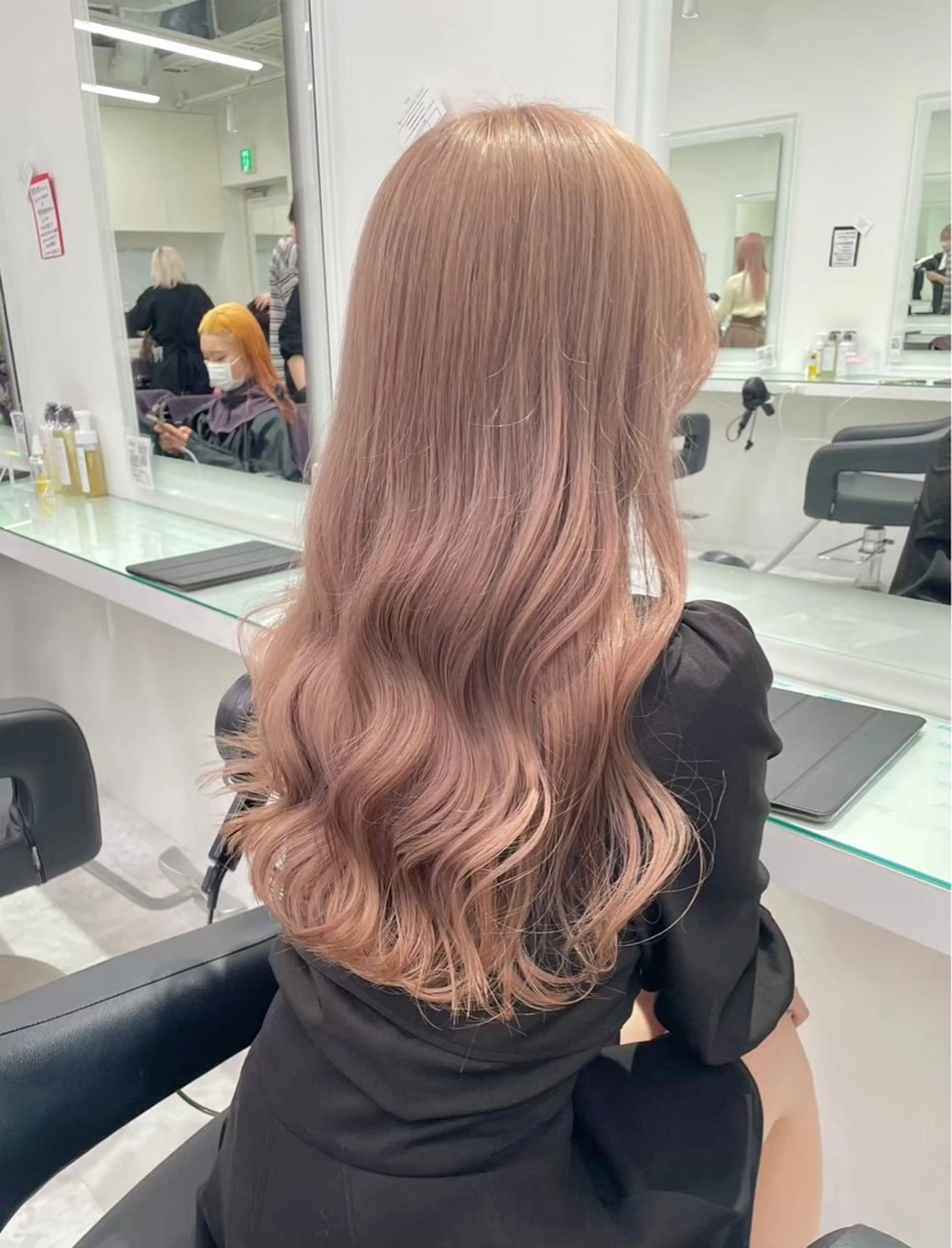 ロング カラー ベージュカラー ダブルカラー ハイトーンカラー ミルクティーベージュ ピンクカラー ヘアカラー トリートメント ヘッドスパ ヘアセット ブリーチなし特化 美容師💖SAE💖のヘアスタイル