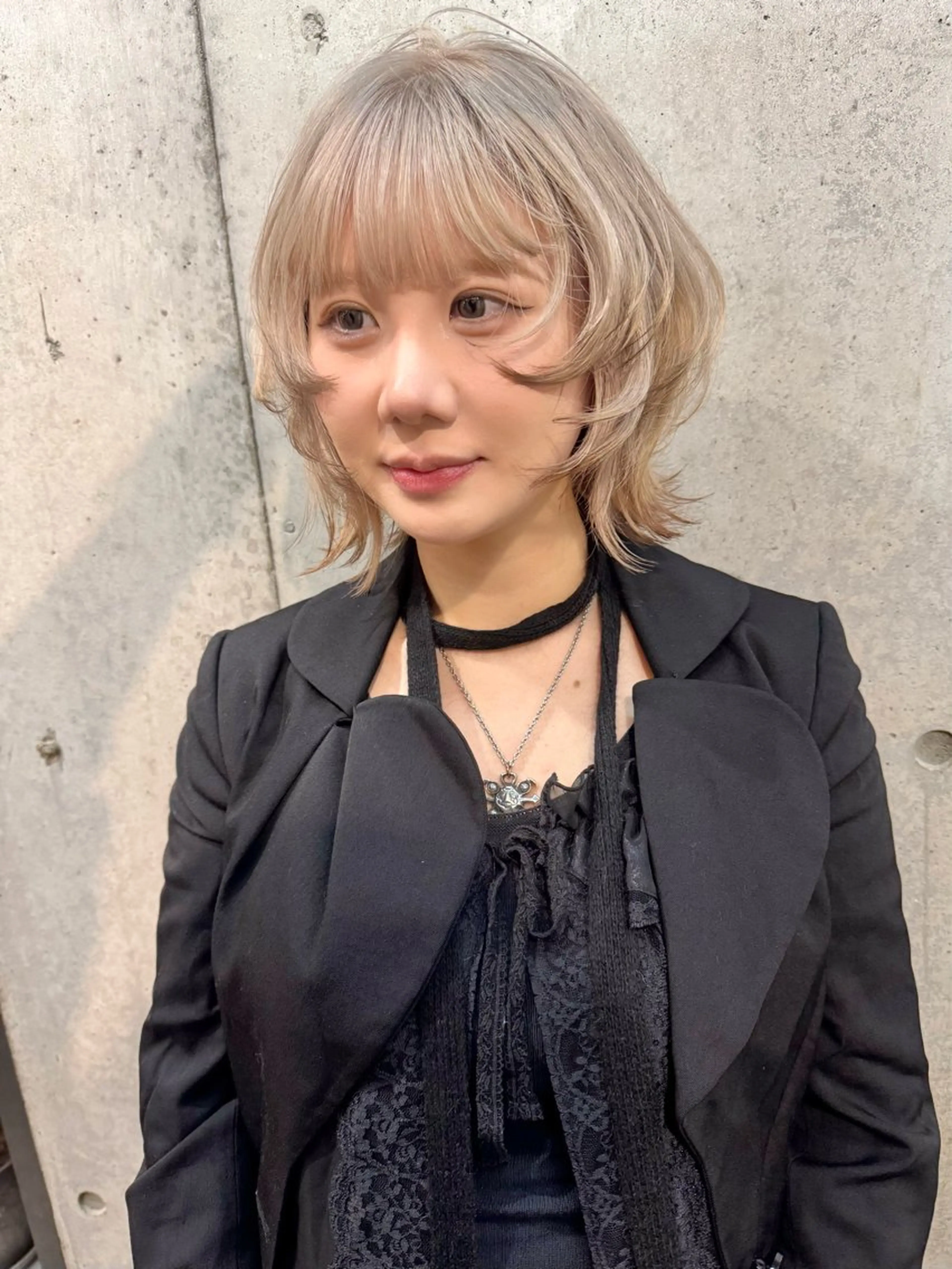 ミディアム カラー ボブレイヤー バレイヤージュ ブリーチ ブラウンカラー ケアブリーチ カット ヘアカラー トリートメント lani ブリーチ /ダブルカラーのヘアスタイル