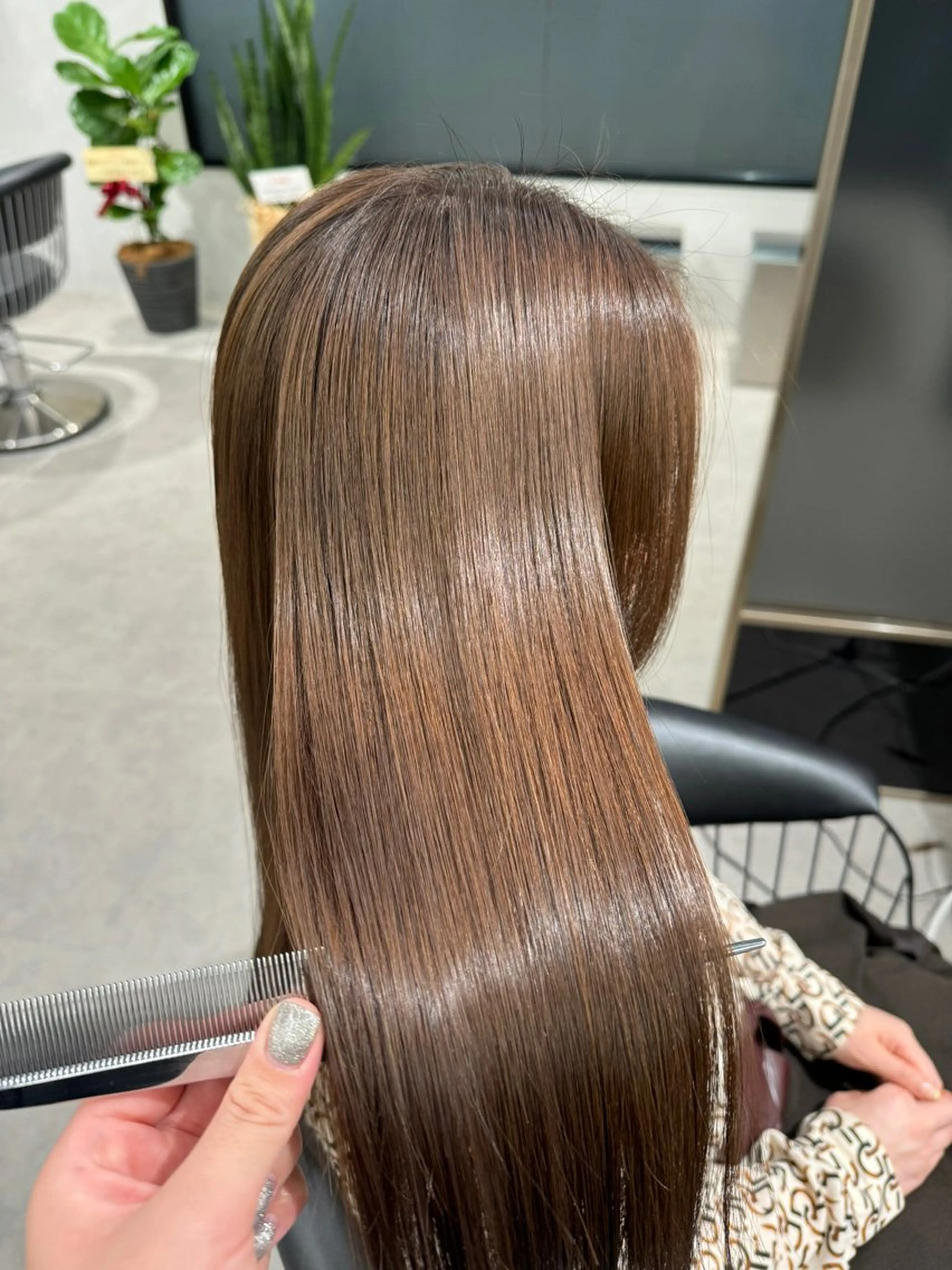 【過去1の感動を🏆】美髪矯正＋艶カラー＋美フォルムカット＋栄養補給処理の写真